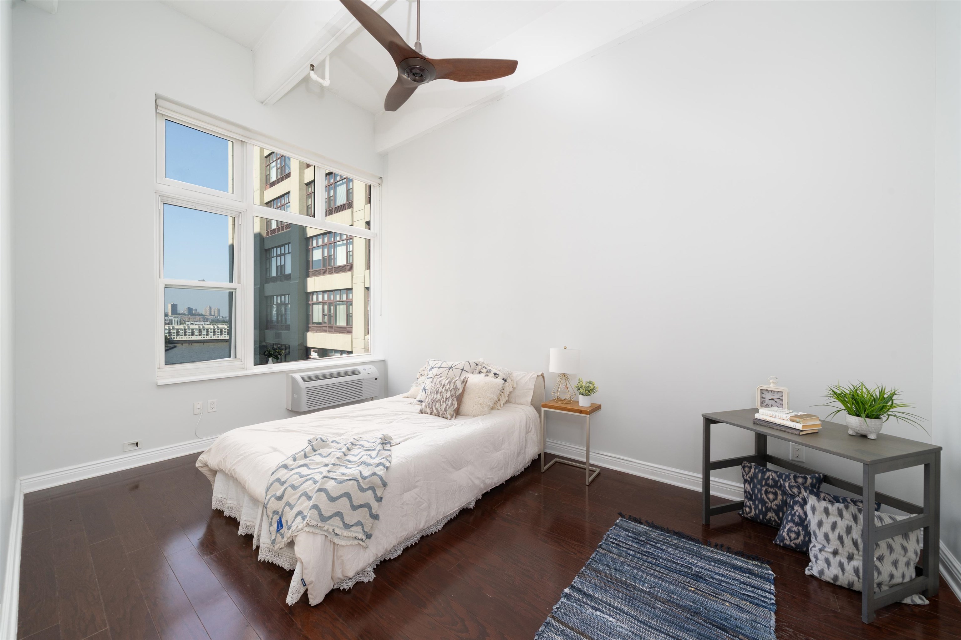 1500 HUDSON ST Unit: 7U
