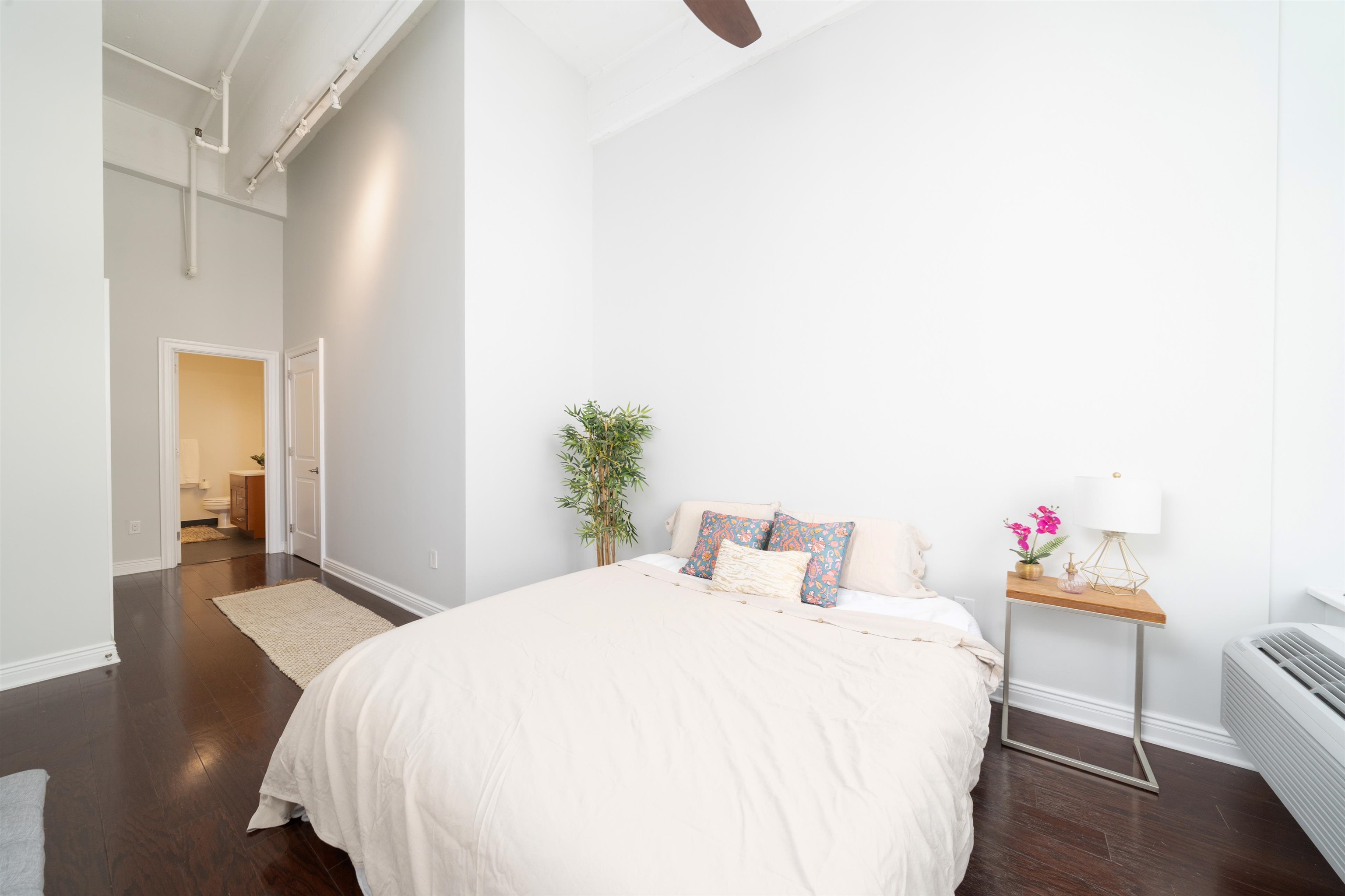 1500 HUDSON ST Unit: 7U