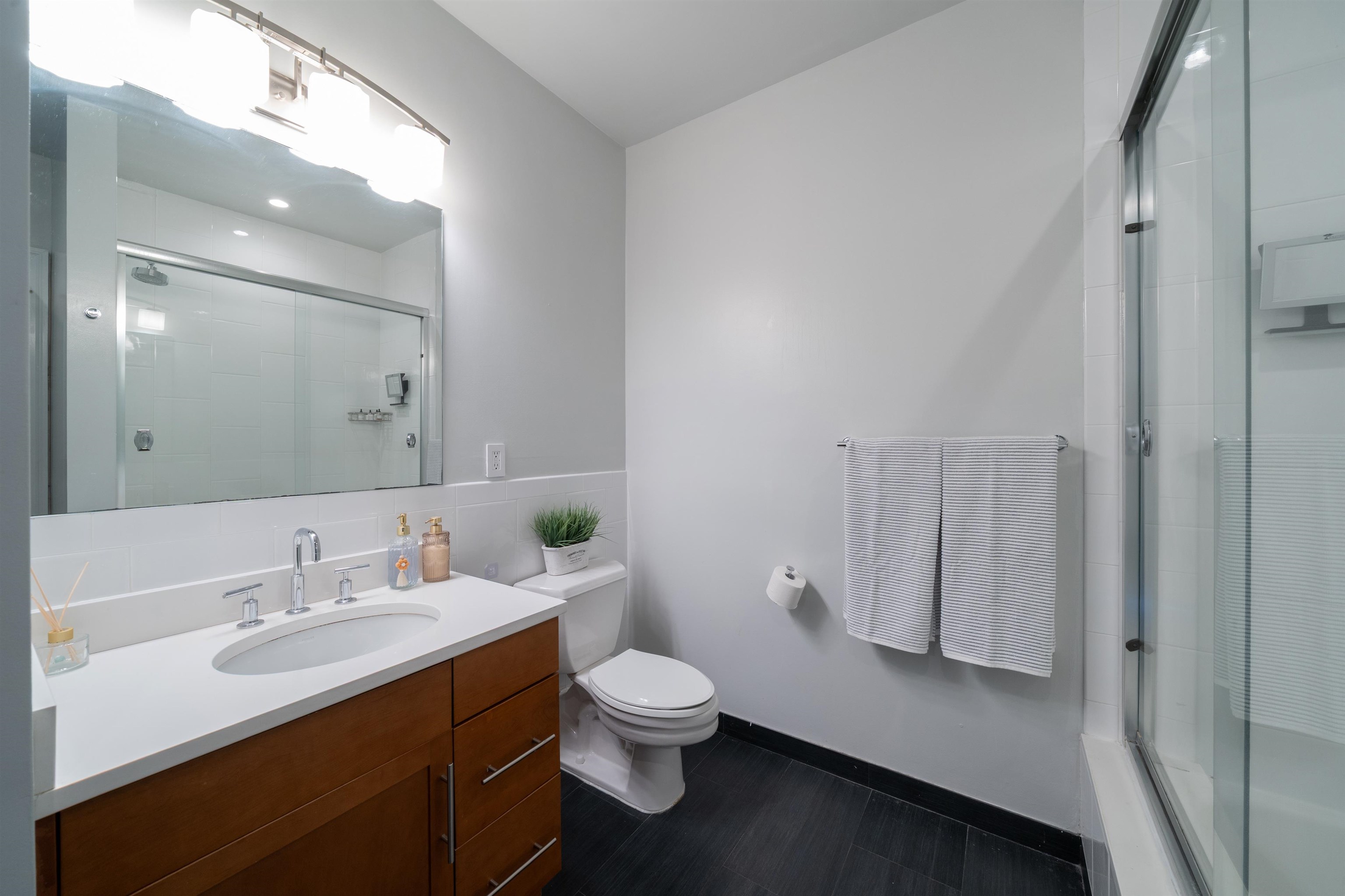 1500 HUDSON ST Unit: 7U