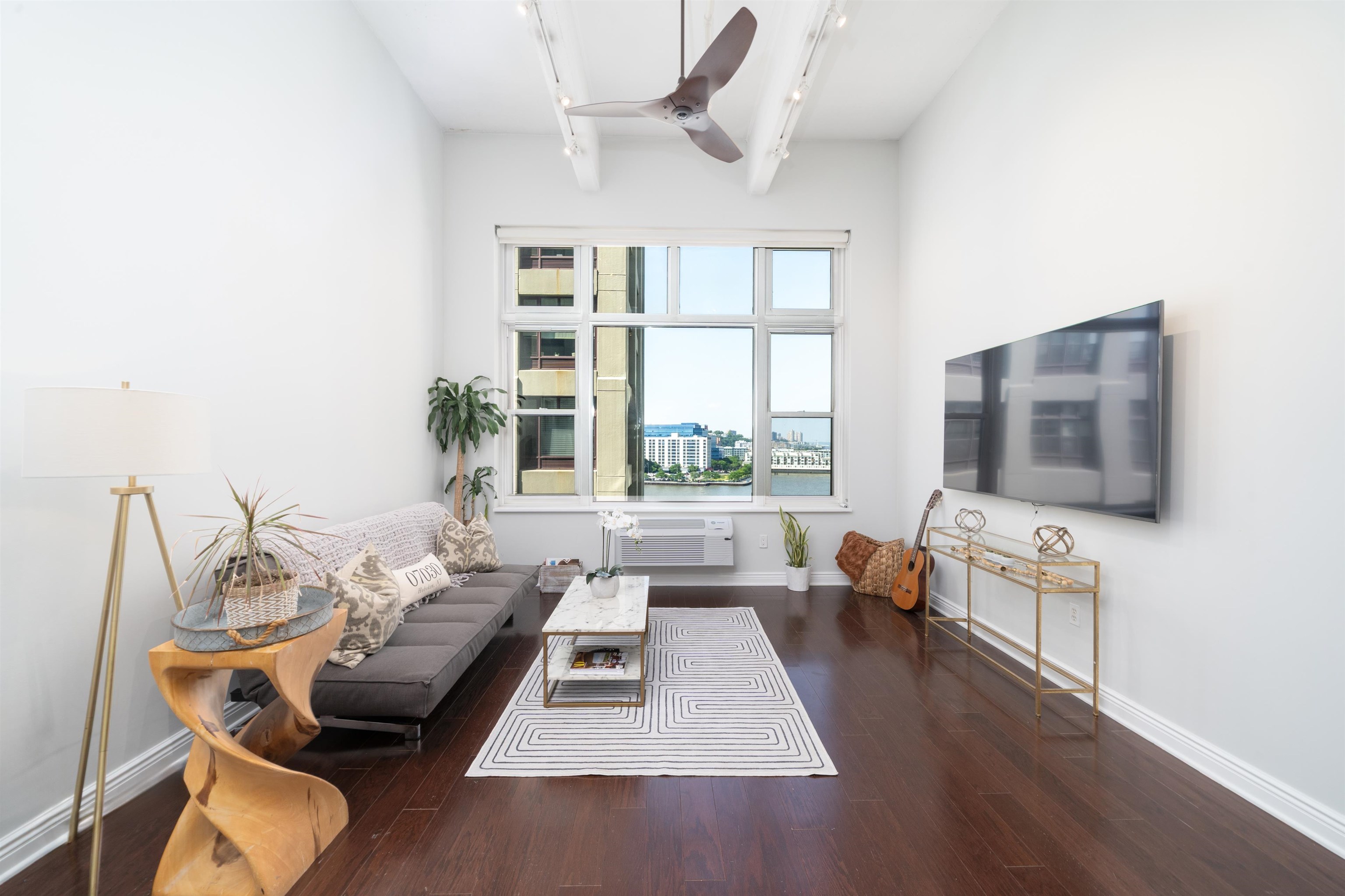 1500 HUDSON ST Unit: 7U