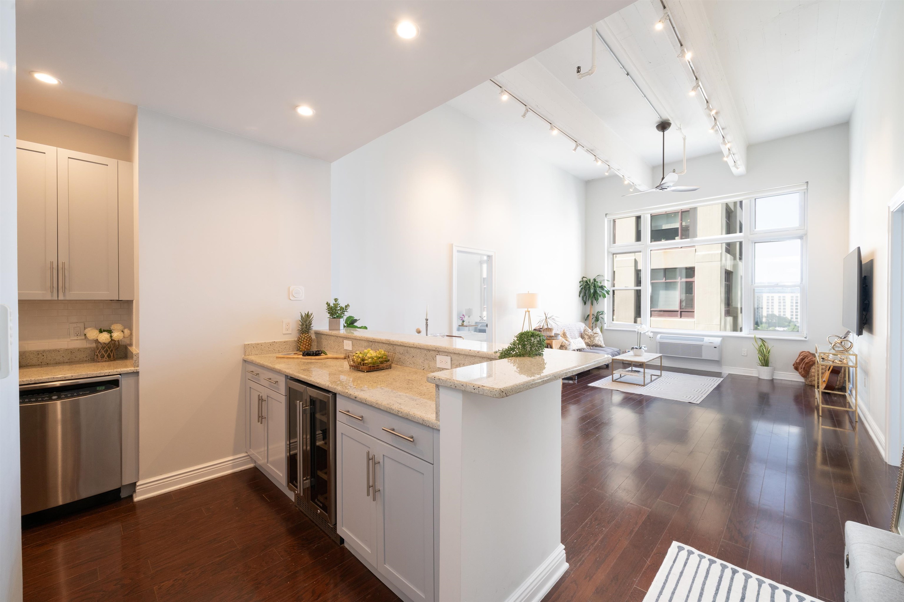 1500 HUDSON ST Unit: 7U