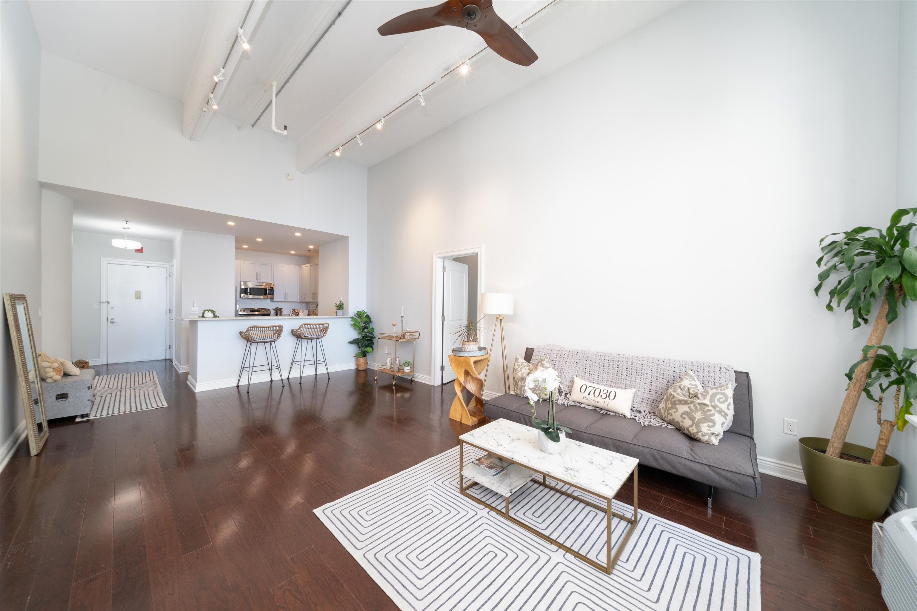 1500 HUDSON ST Unit: 7U