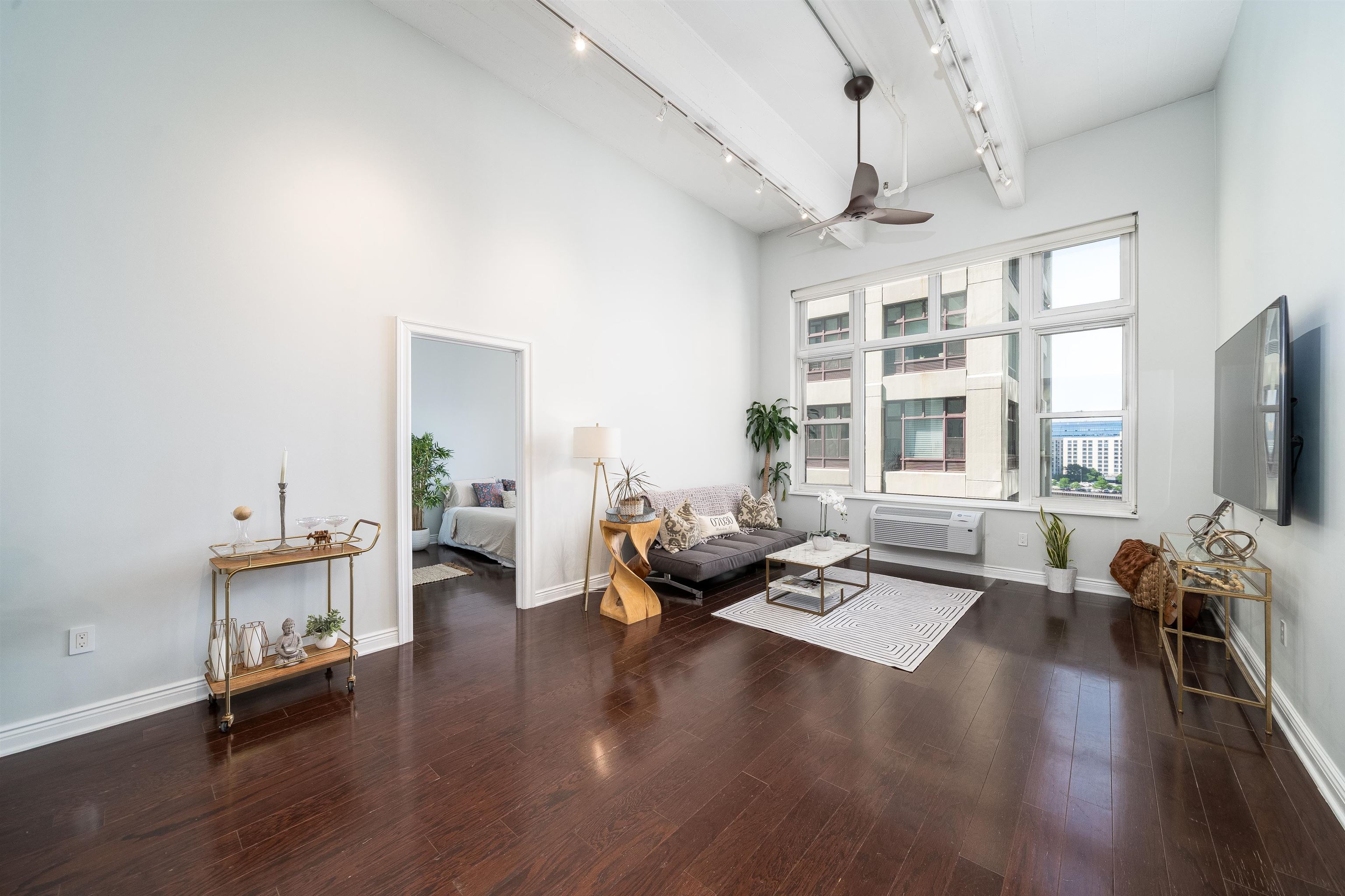 1500 HUDSON ST Unit: 7U