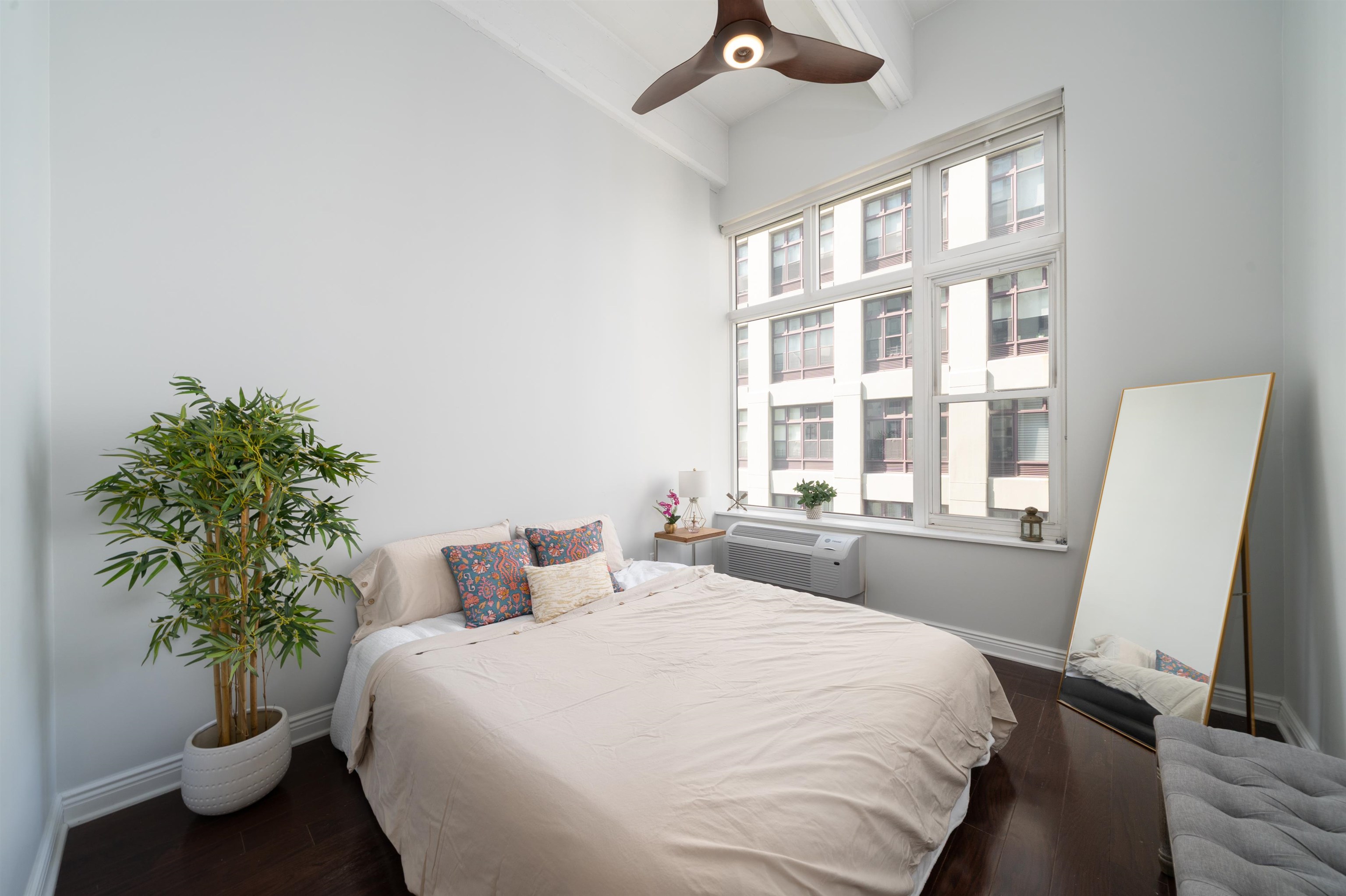 1500 HUDSON ST Unit: 7U