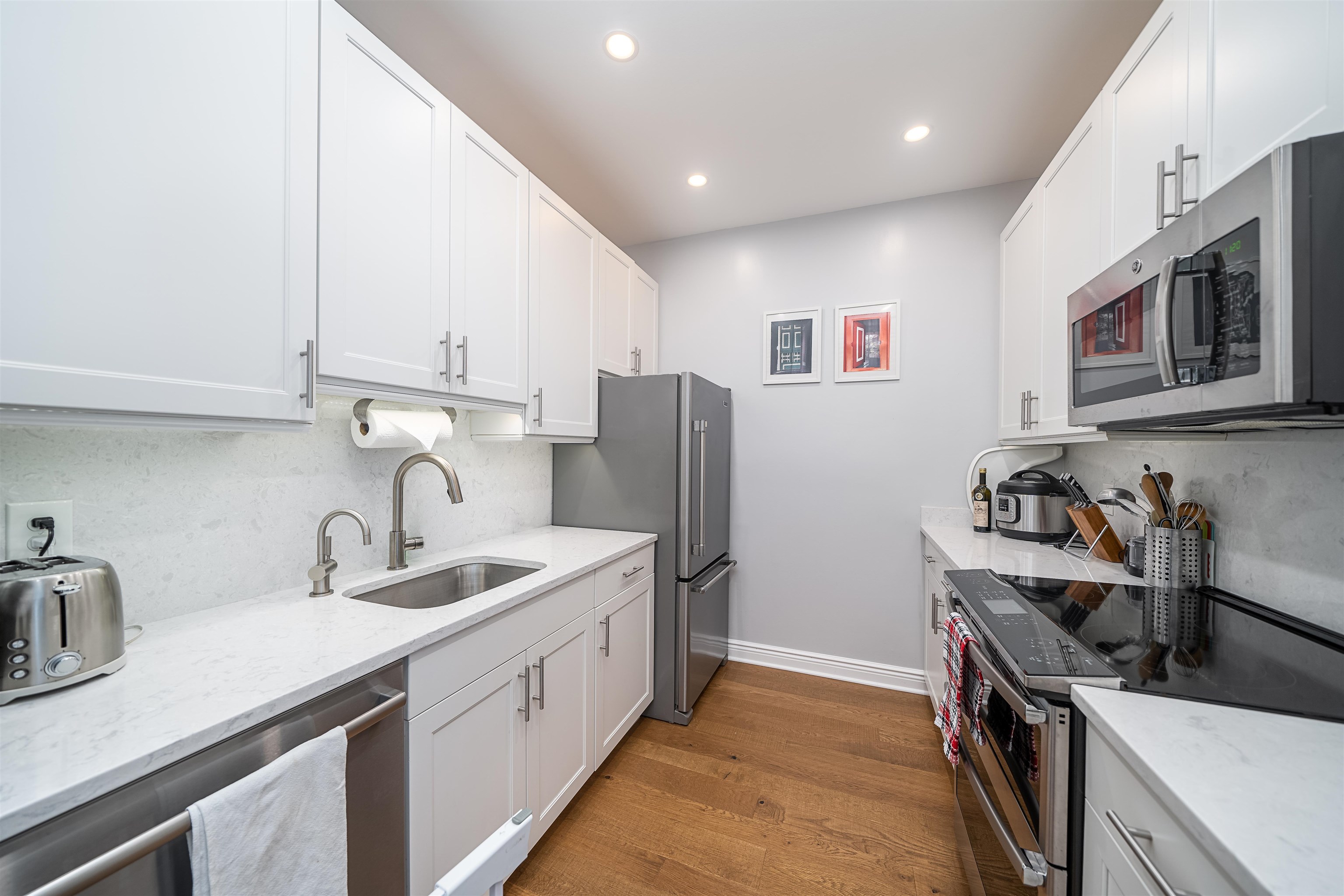 1500 HUDSON ST Unit: 7R
