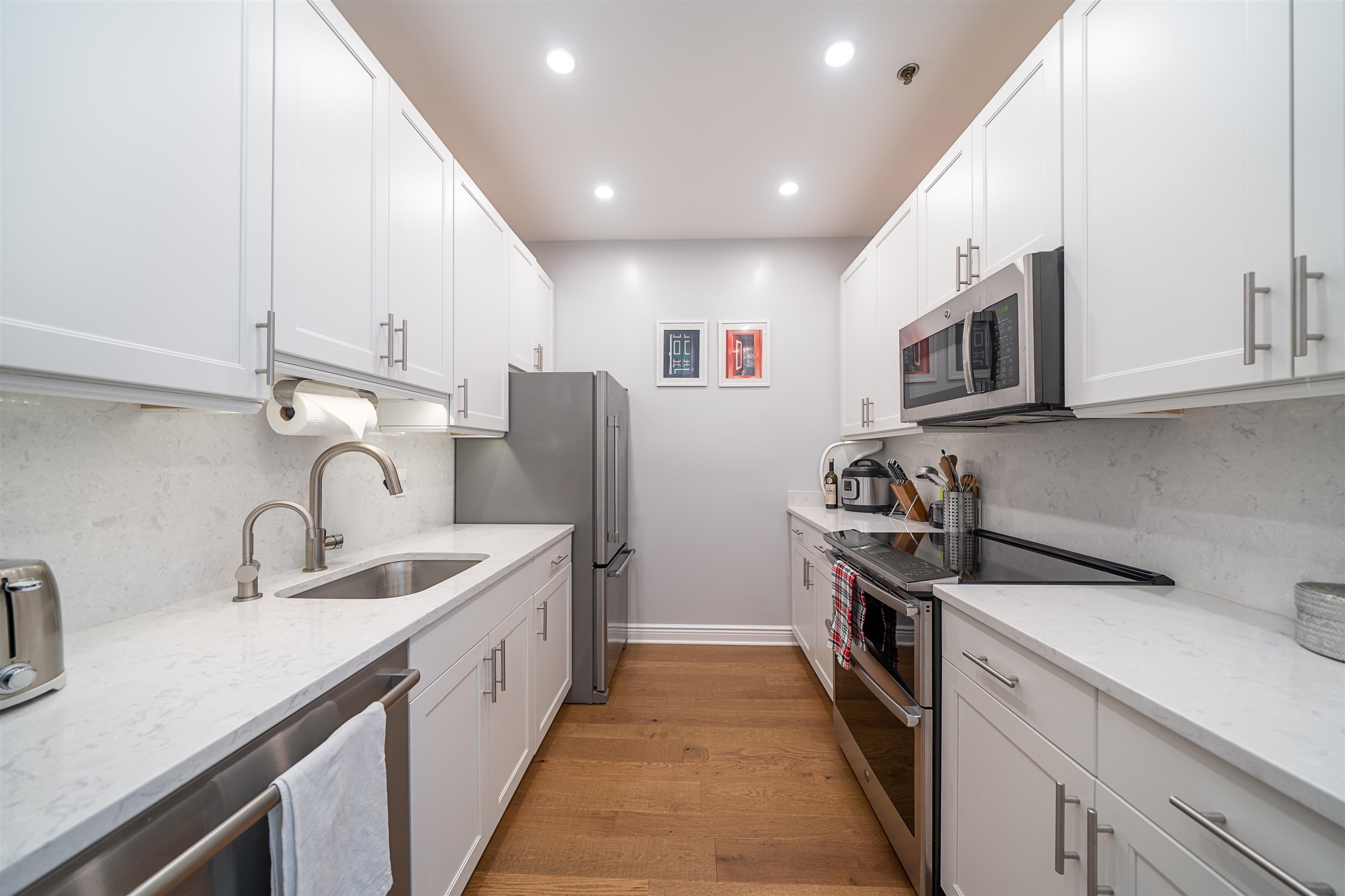 1500 HUDSON ST Unit: 7R