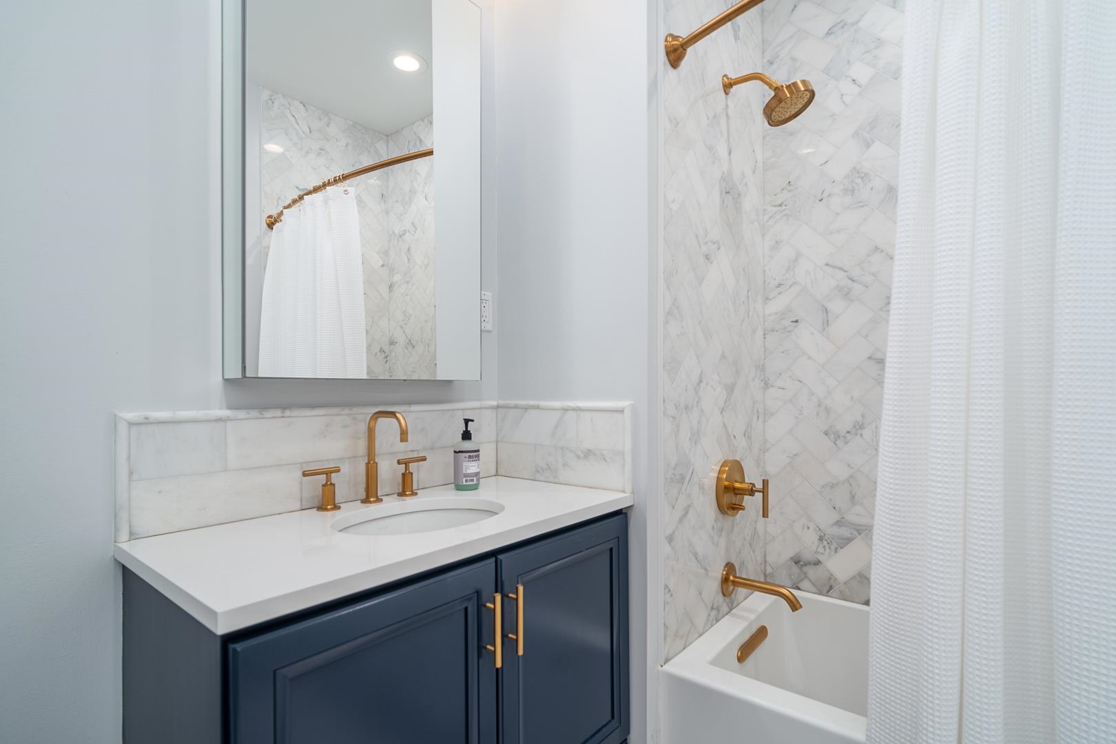 1500 HUDSON ST Unit: 7R