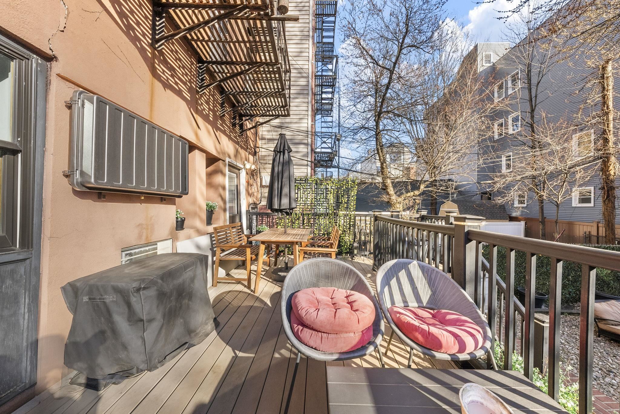 607 1ST ST Unit: 1