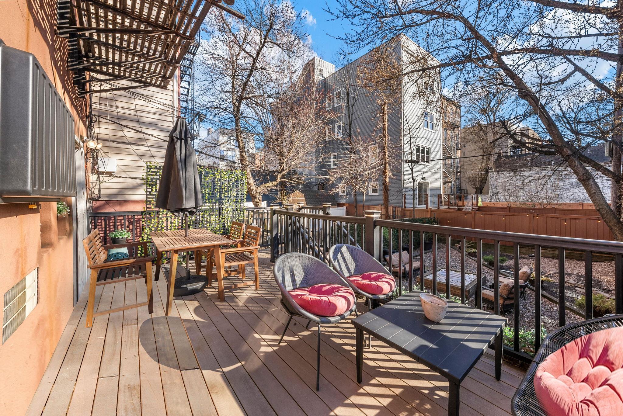 607 1ST ST Unit: 1