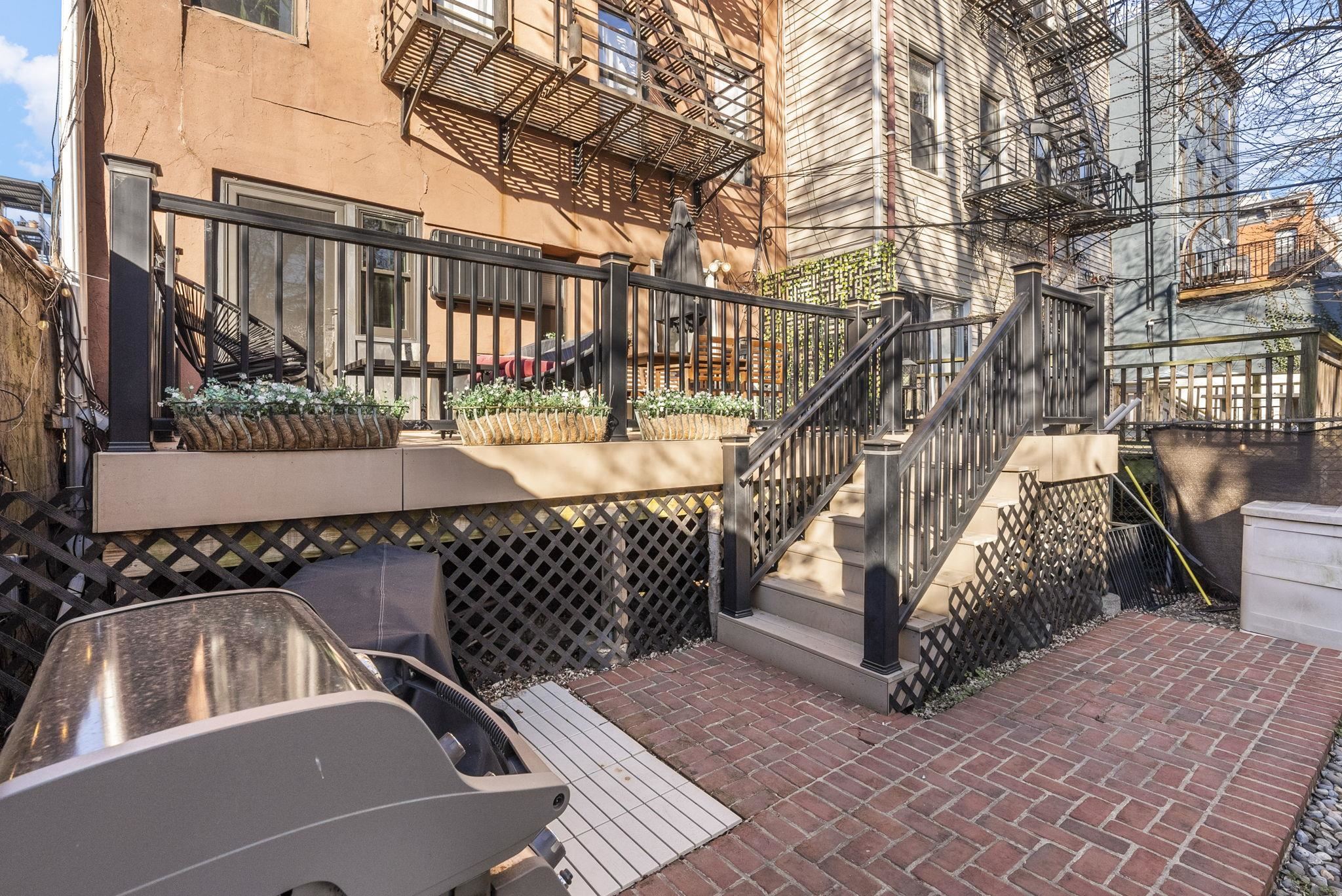 607 1ST ST Unit: 1
