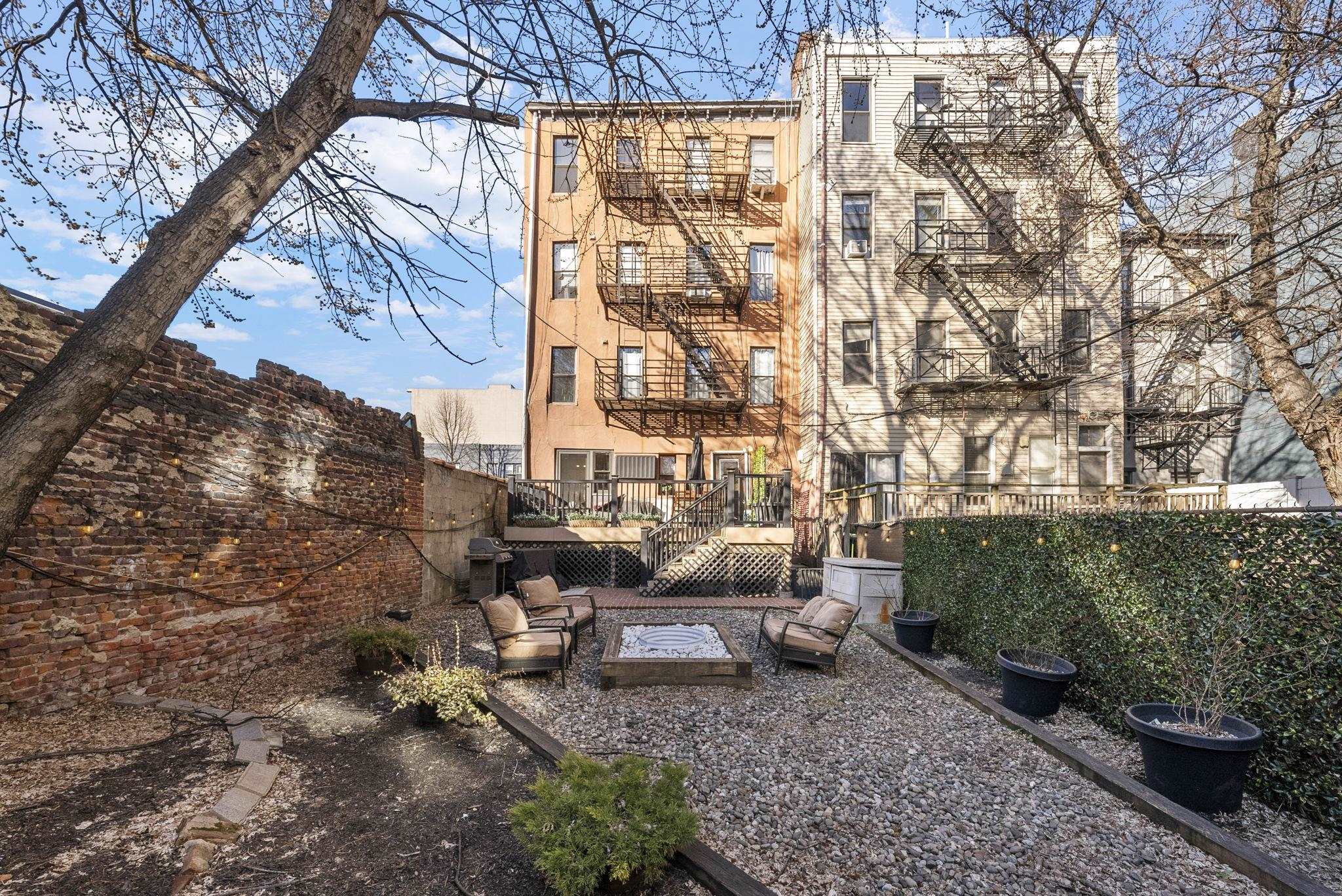 607 1ST ST Unit: 1