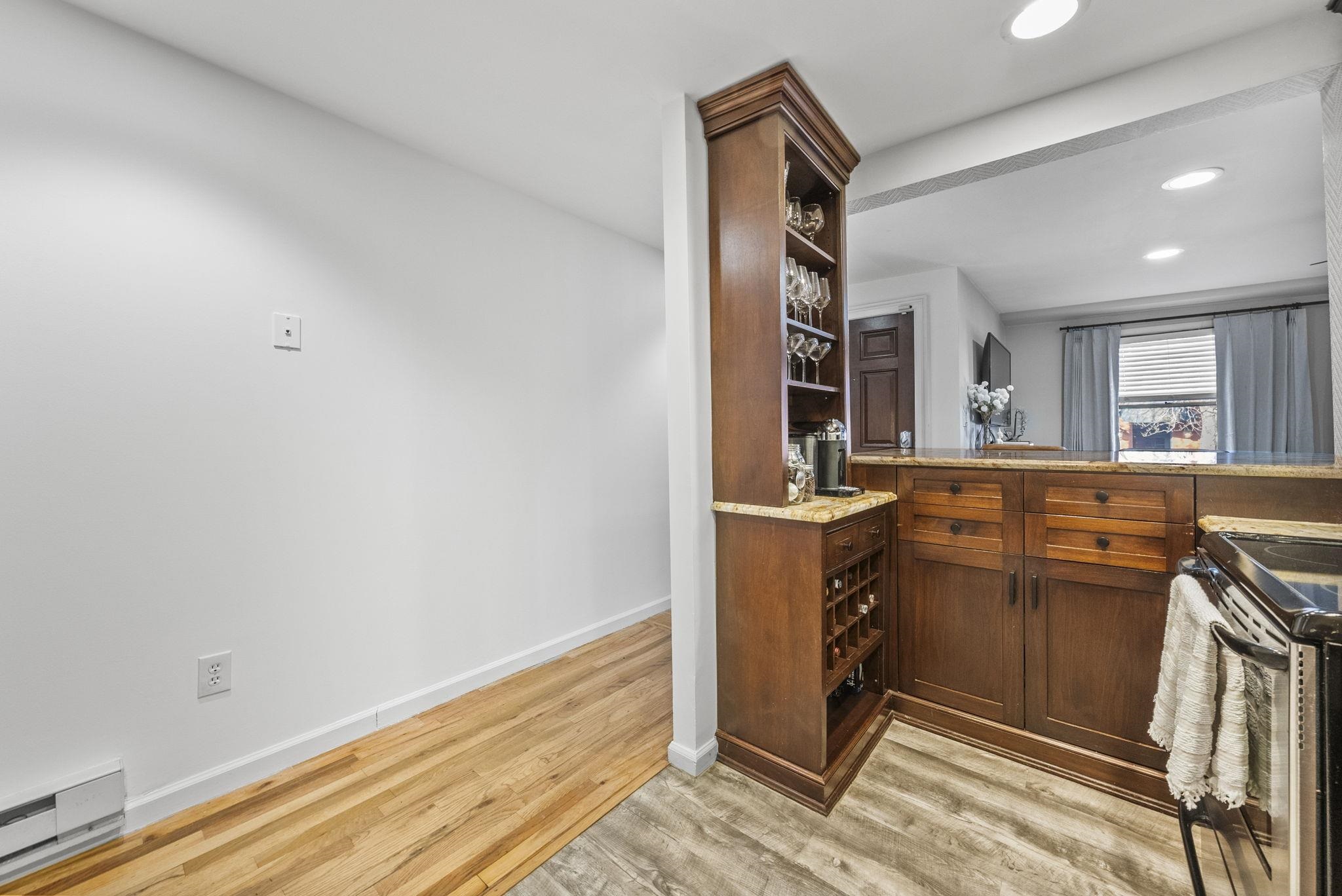 607 1ST ST Unit: 1