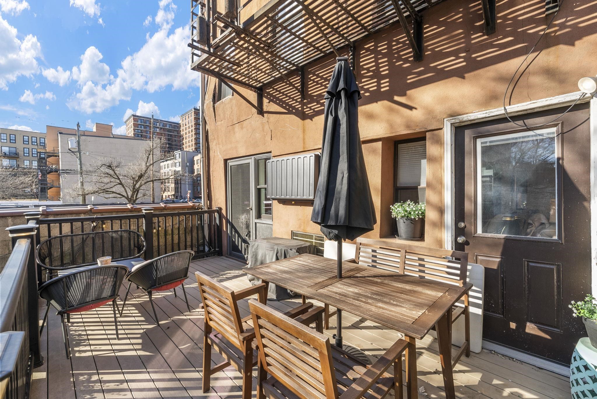 607 1ST ST Unit: 1