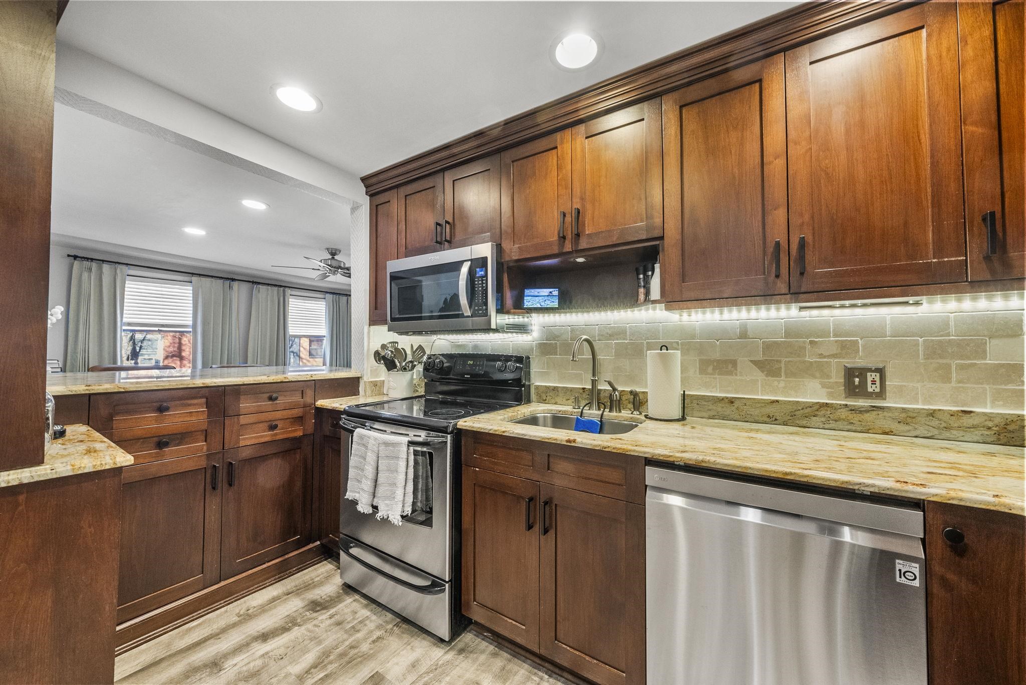607 1ST ST Unit: 1