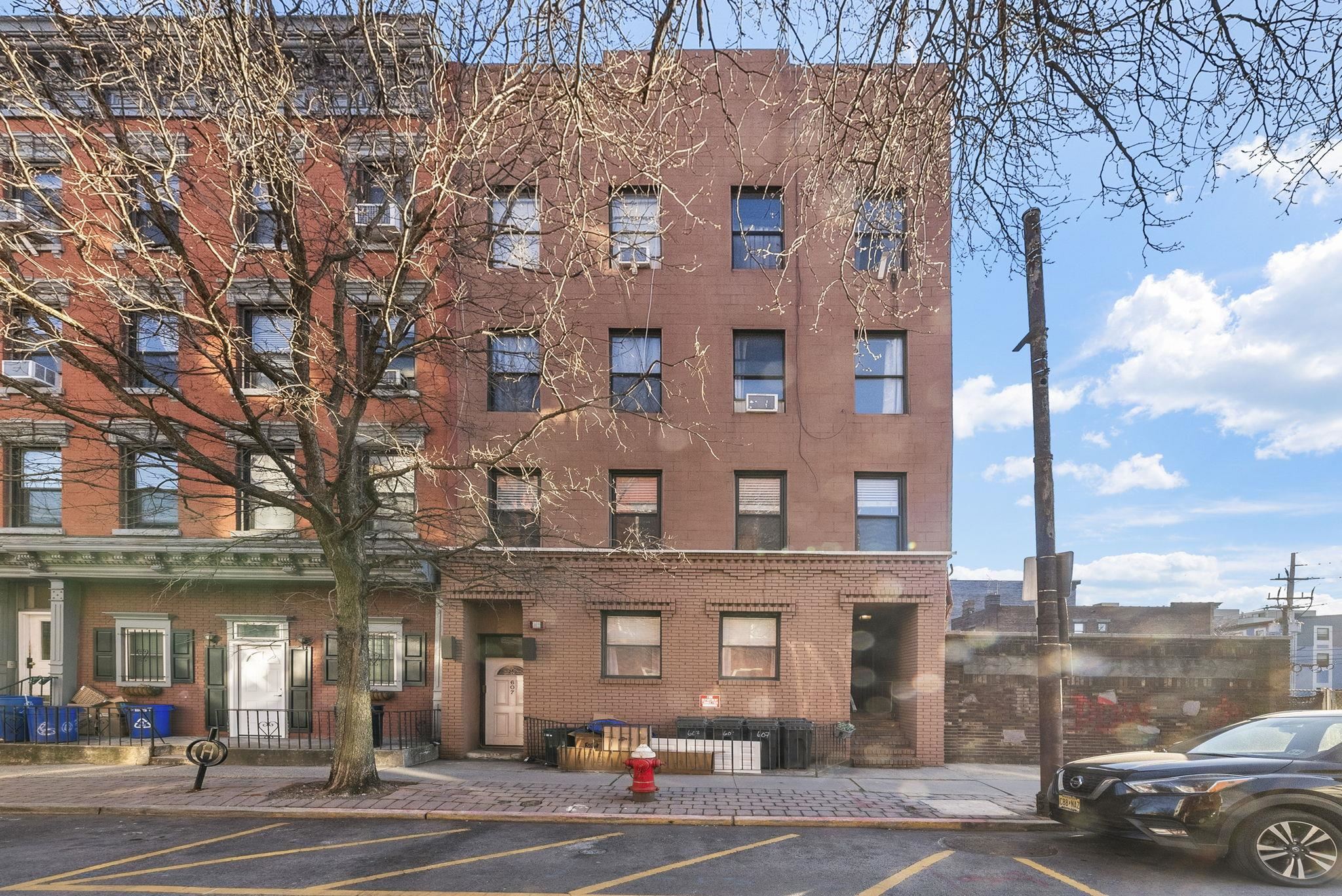 607 1ST ST Unit: 1