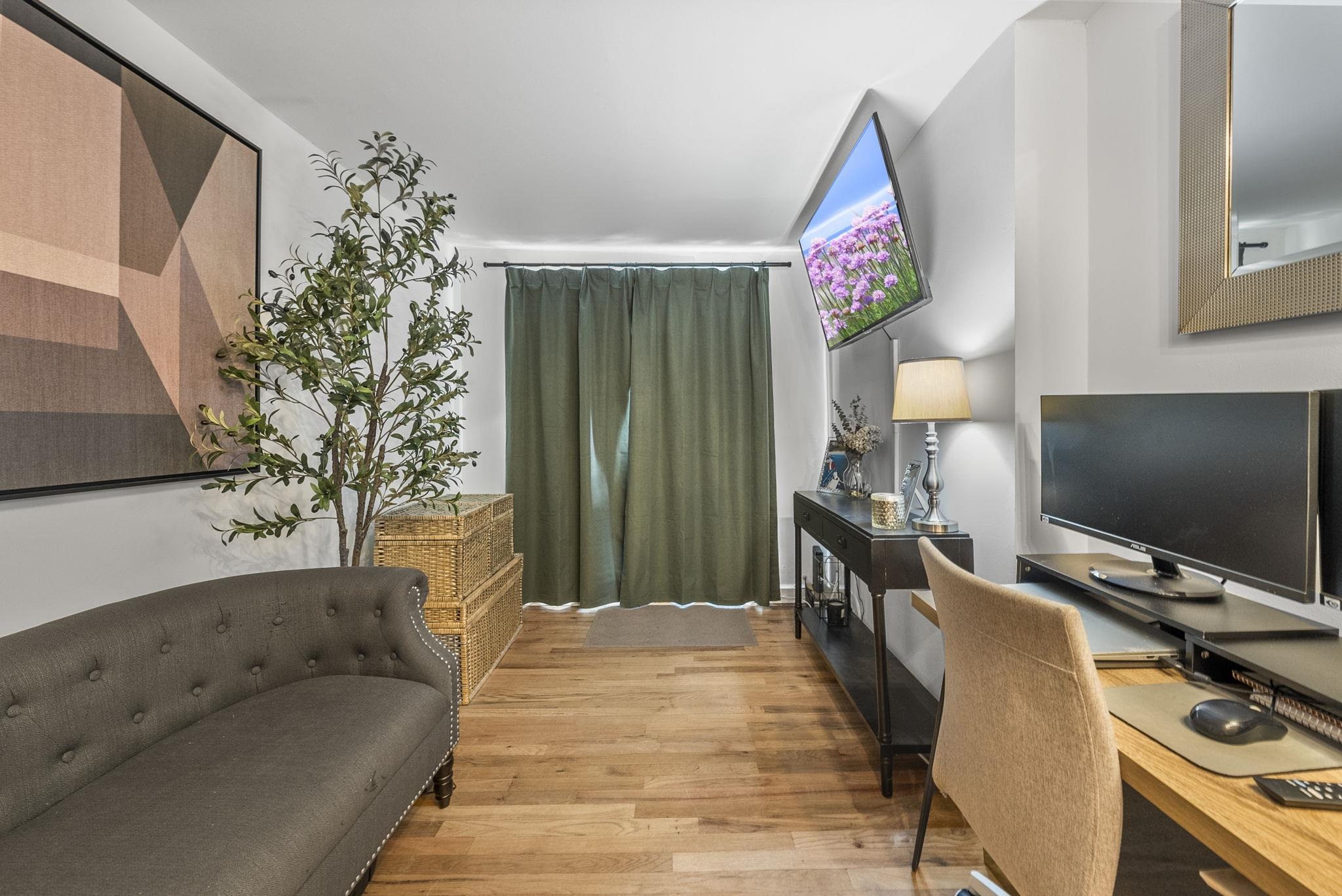 607 1ST ST Unit: 1