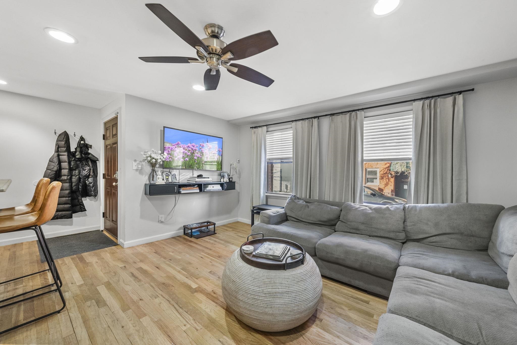 607 1ST ST Unit: 1