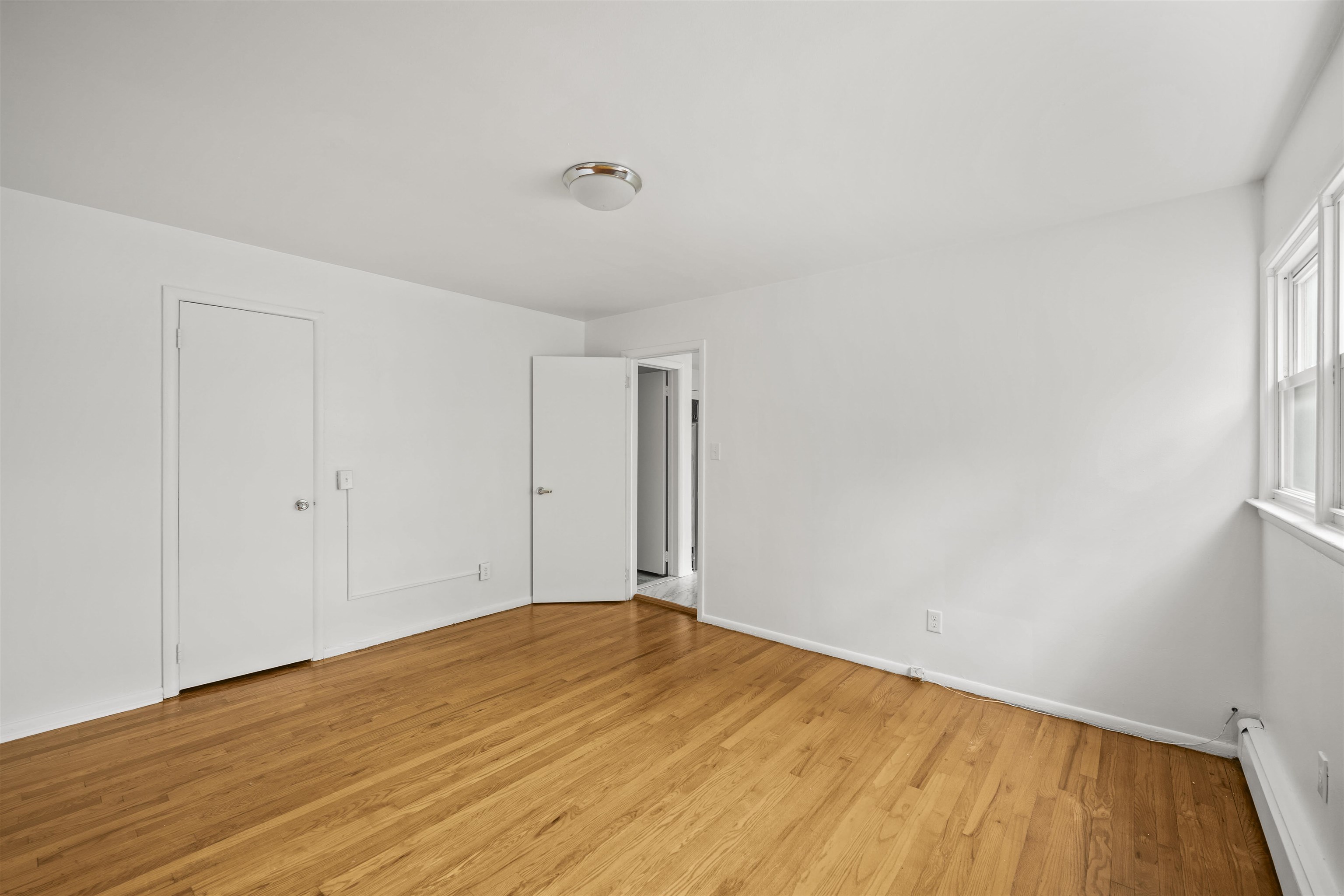 246 SIP AVE Unit: 1F
