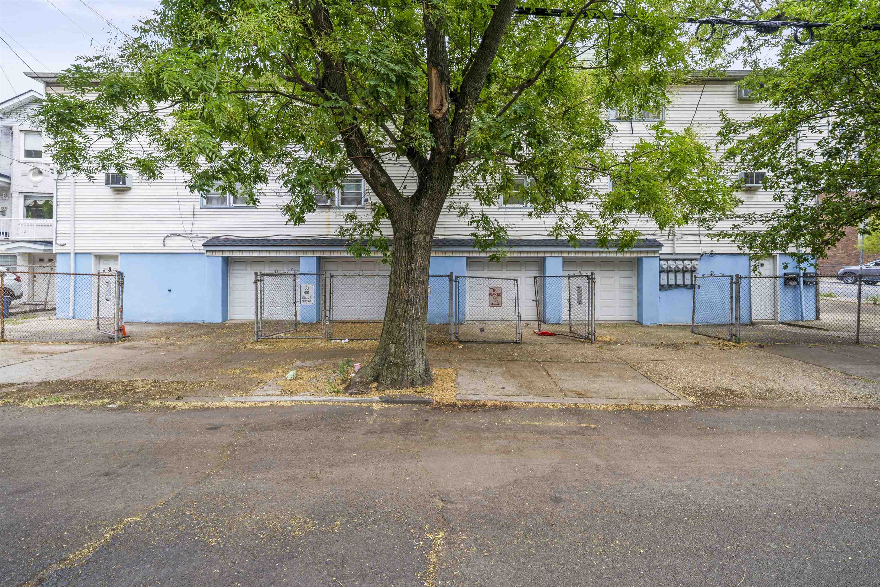 246 SIP AVE Unit: 1F