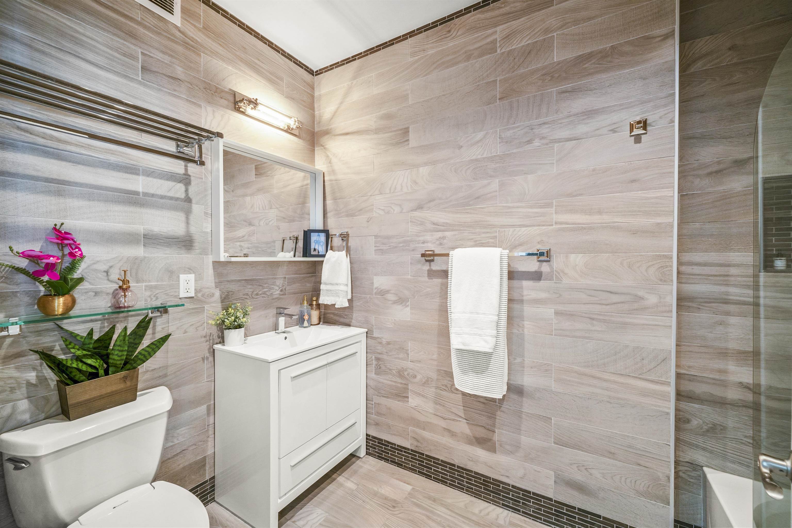 1500 HUDSON ST Unit: 8A