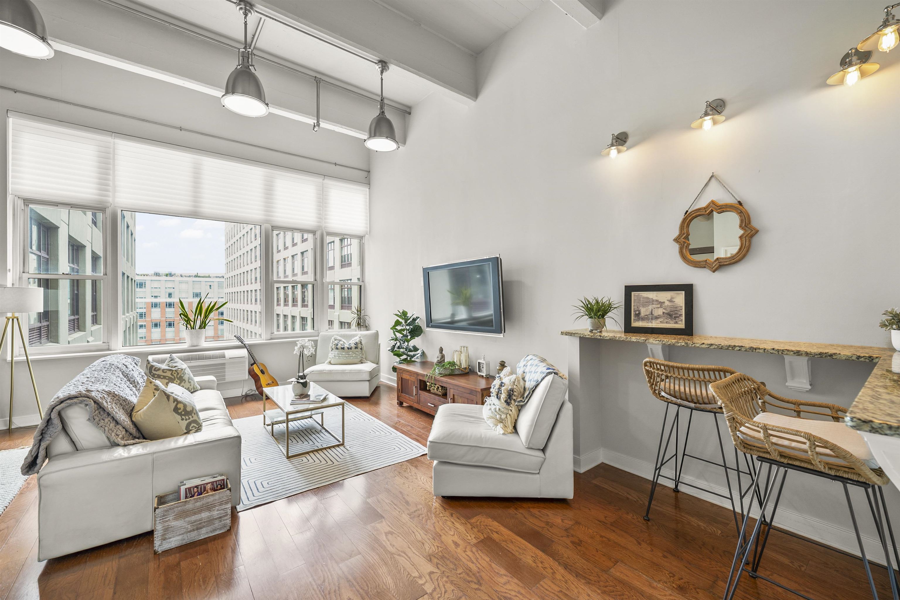 1500 HUDSON ST Unit: 8A