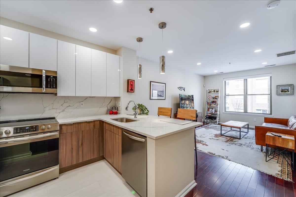 26 AVENUE AT PORT IMPERIAL Unit: 213