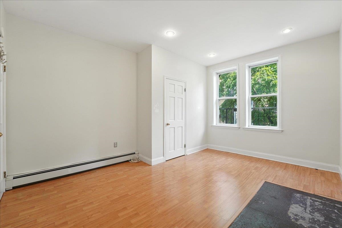 723 WILLOW AVE Unit: 3R