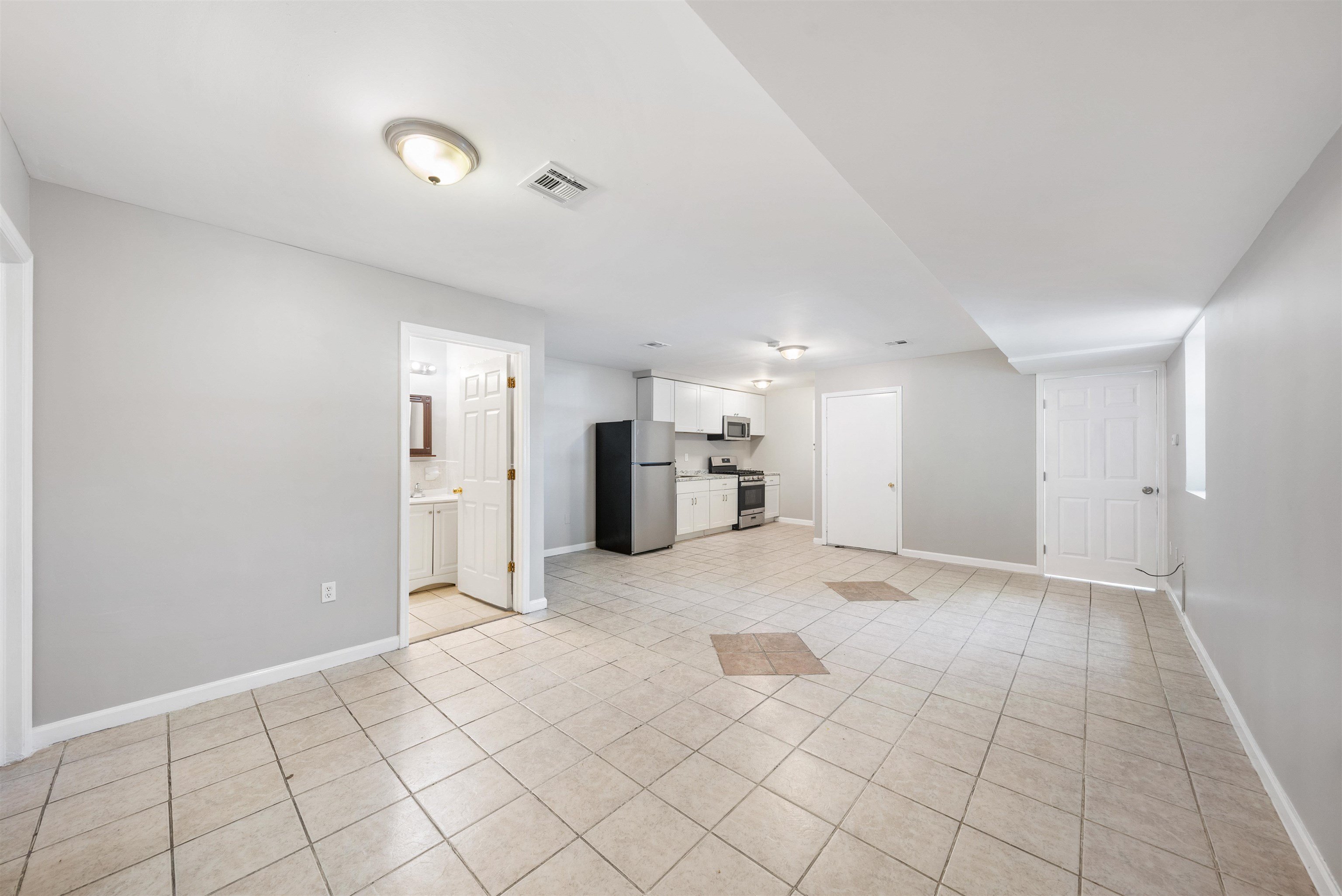 94 WINFIELD AVE Unit: G