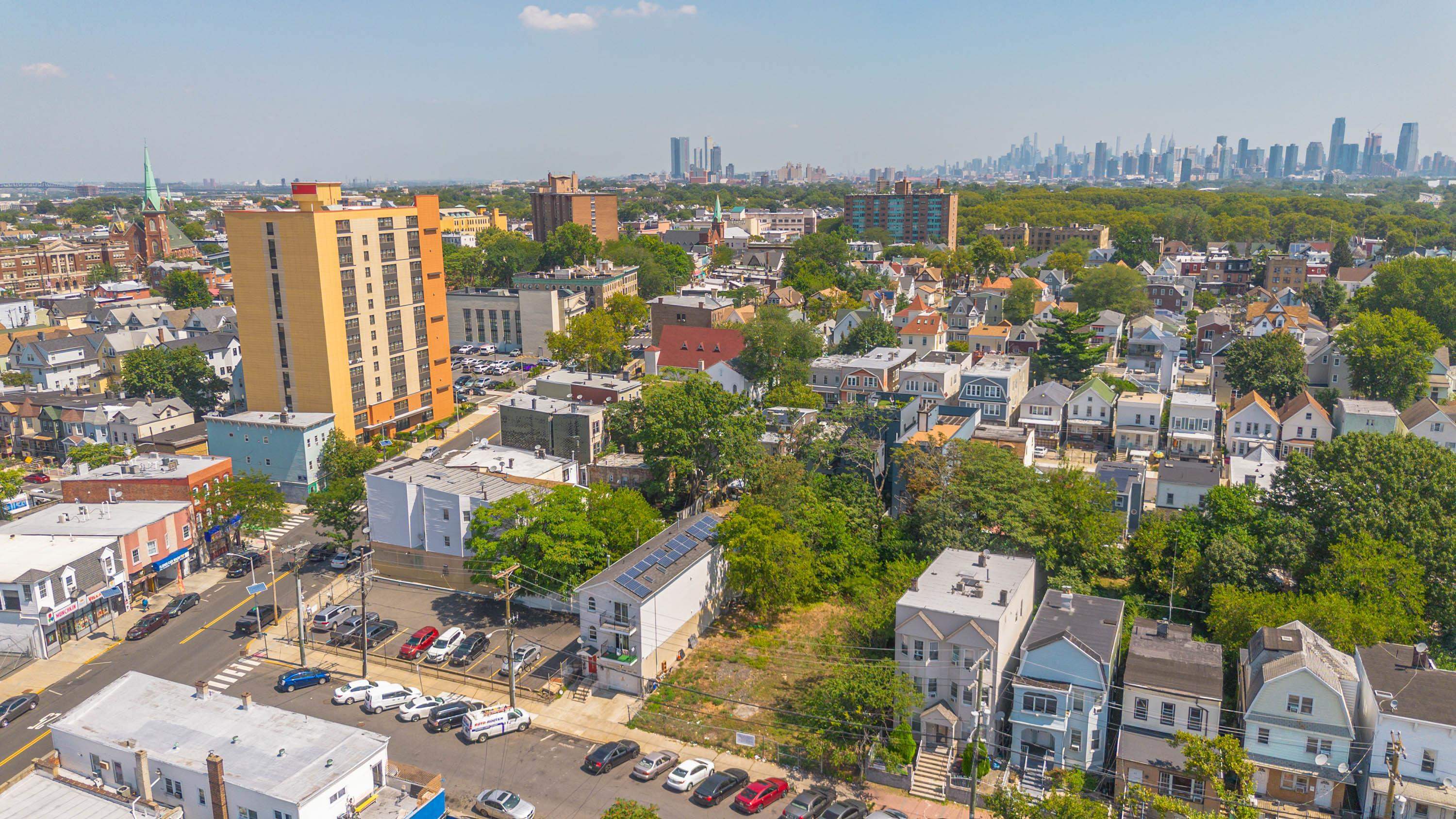 94 WINFIELD AVE Unit: G