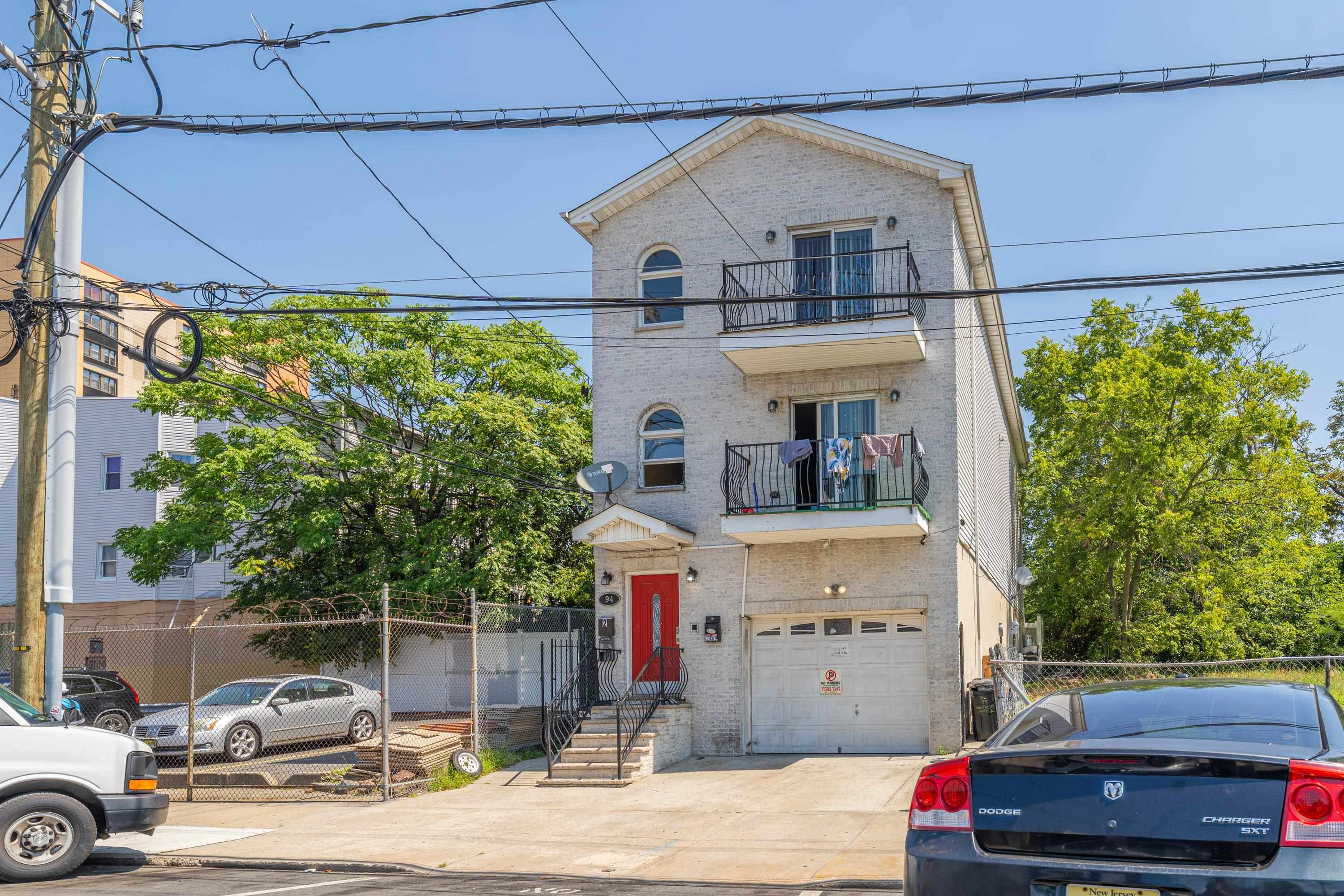 94 WINFIELD AVE Unit: G