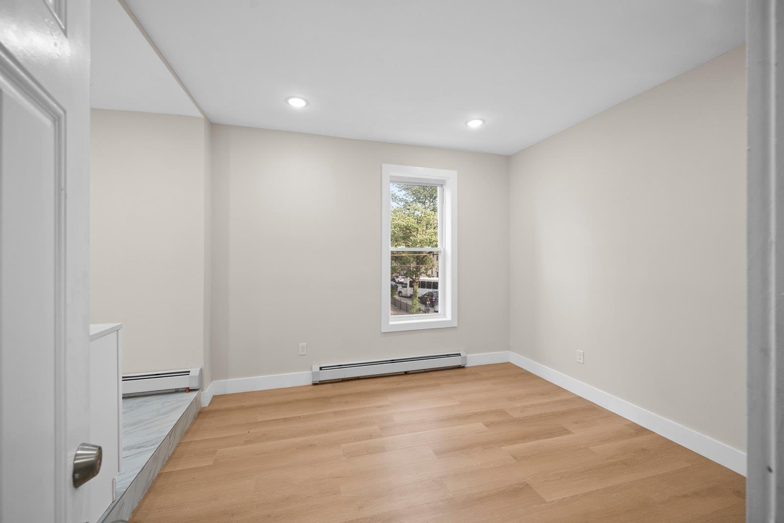 450 1ST ST Unit: 2