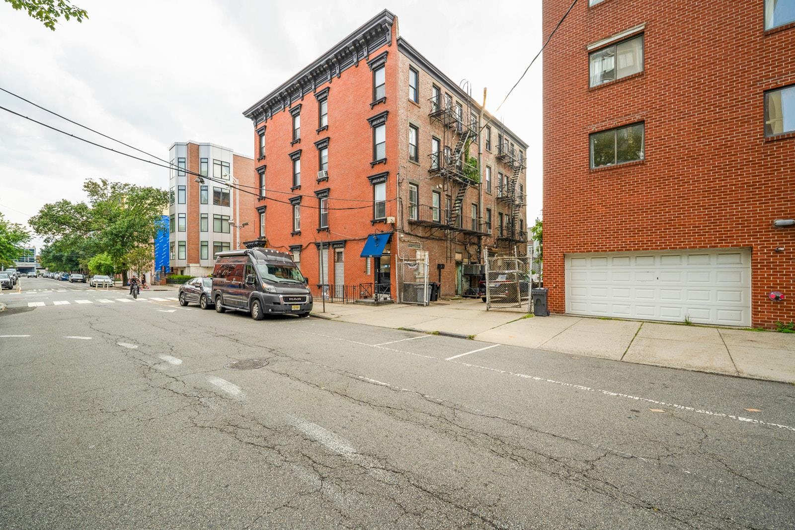 450 1ST ST Unit: 2