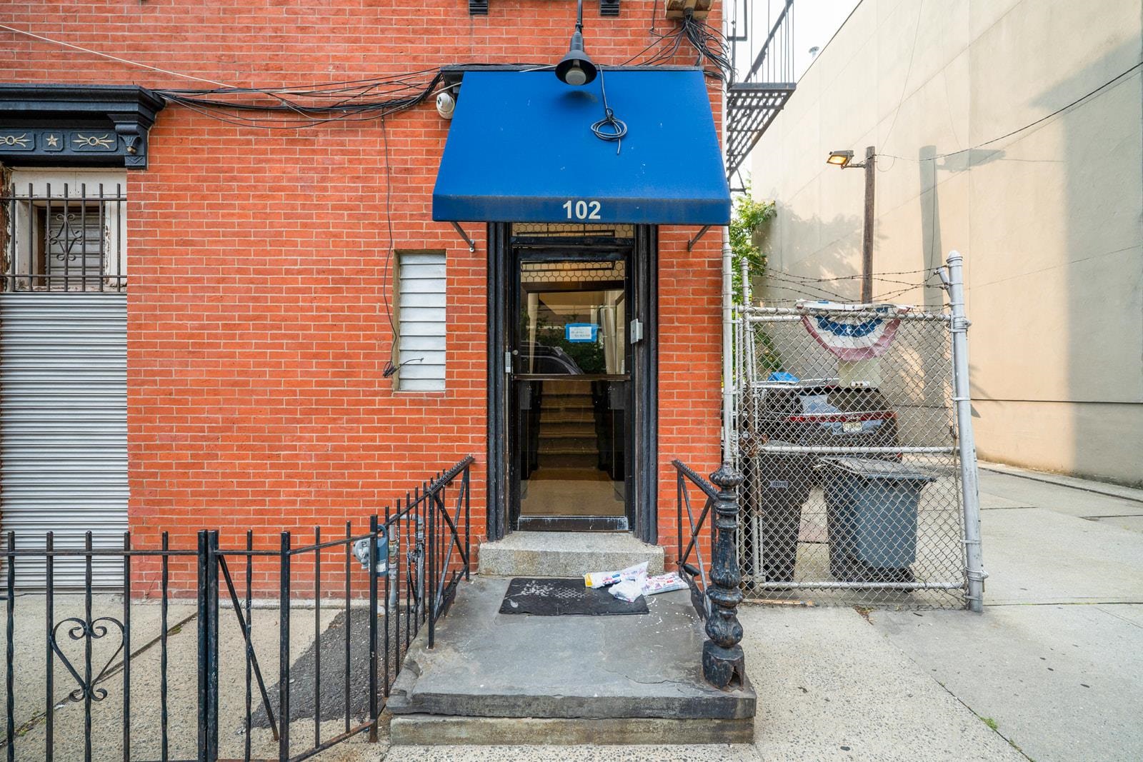 450 1ST ST Unit: 2