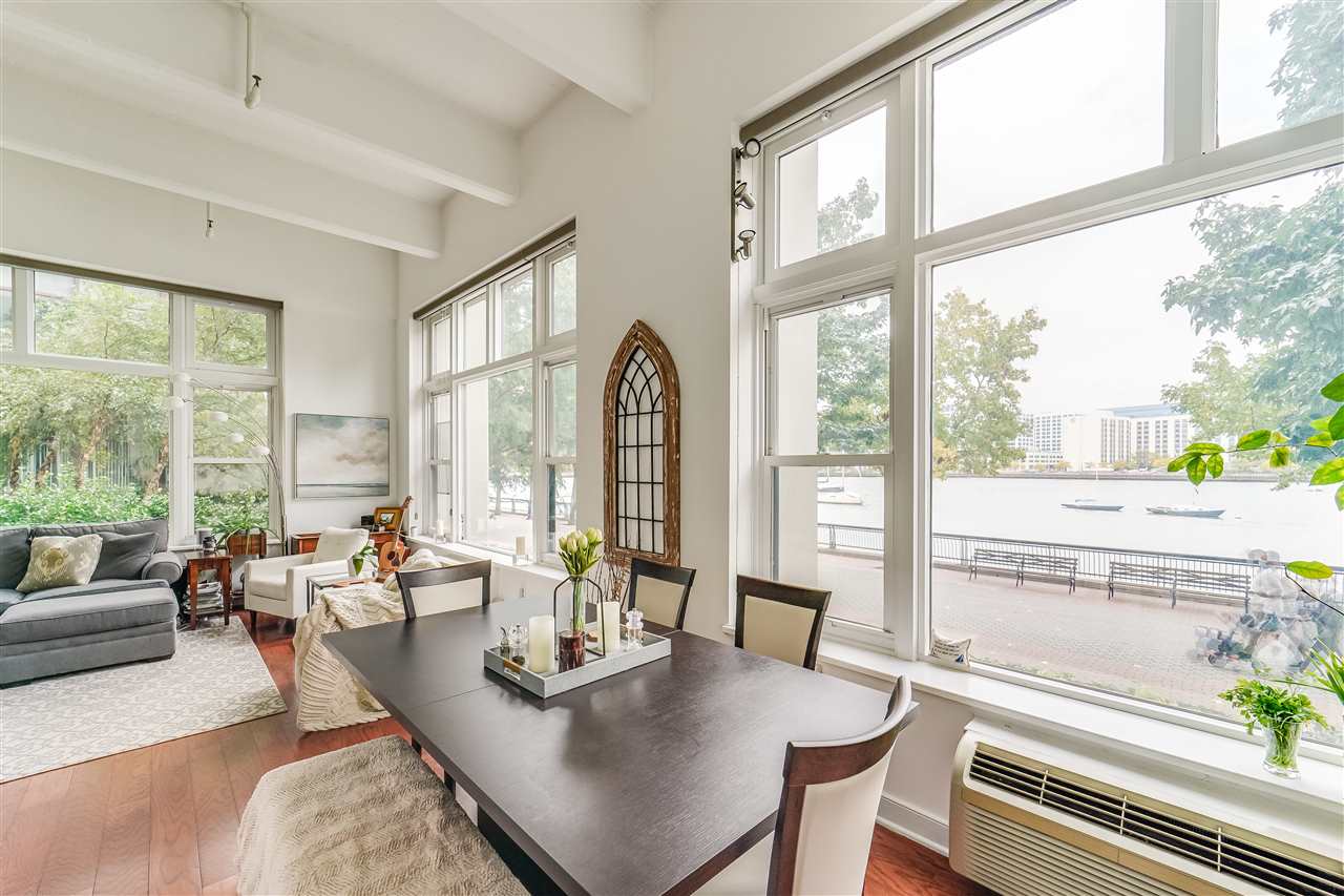 1500 HUDSON ST Unit: 1E