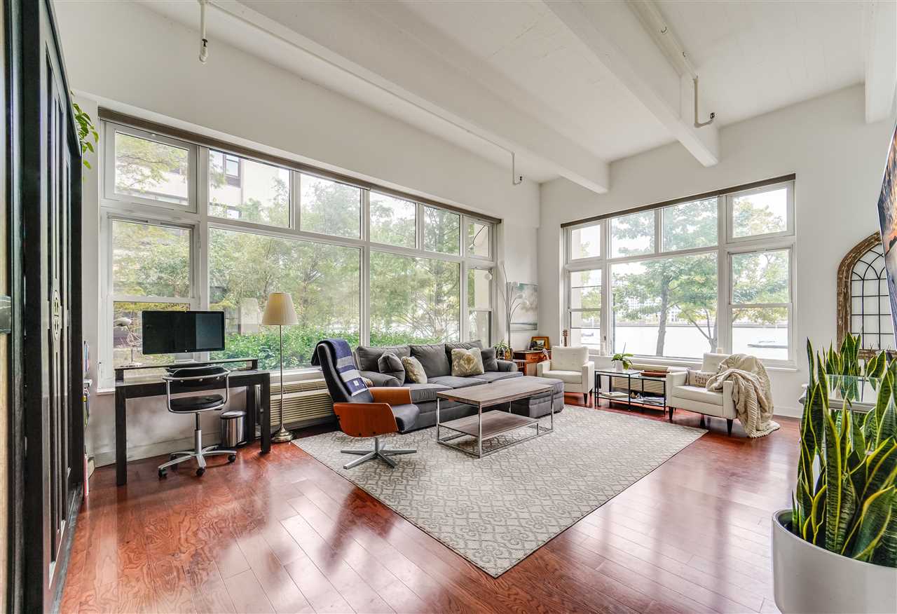 1500 HUDSON ST Unit: 1E