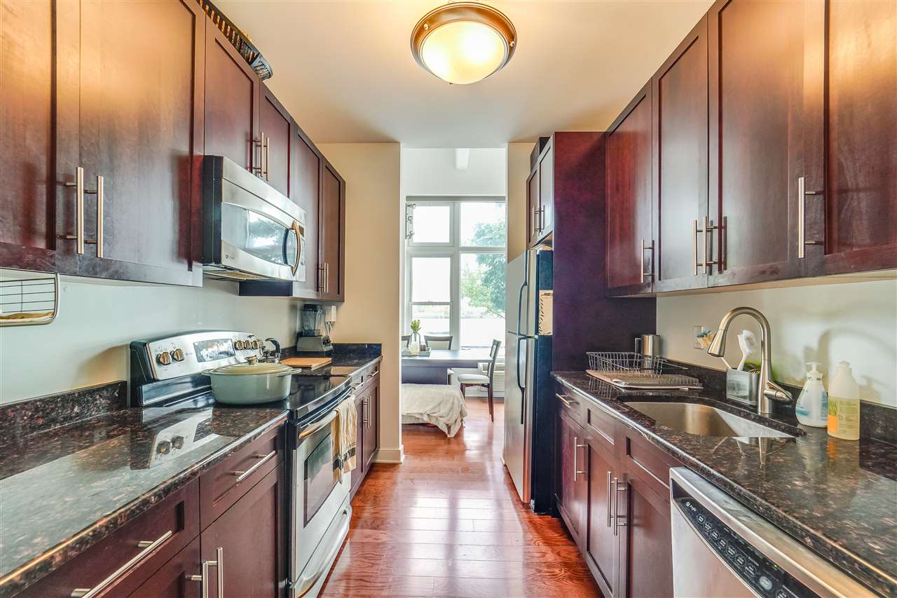 1500 HUDSON ST Unit: 1E