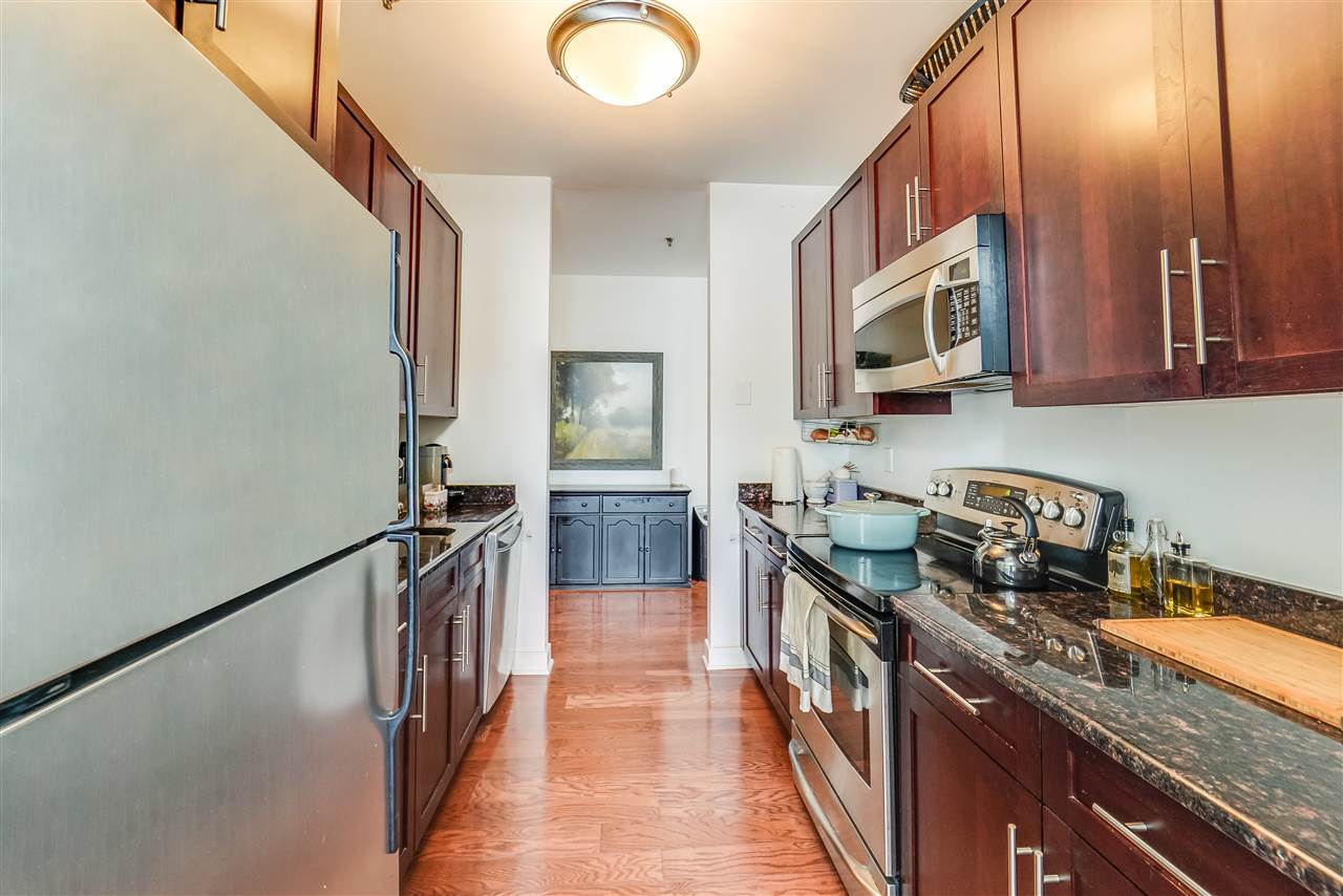 1500 HUDSON ST Unit: 1E
