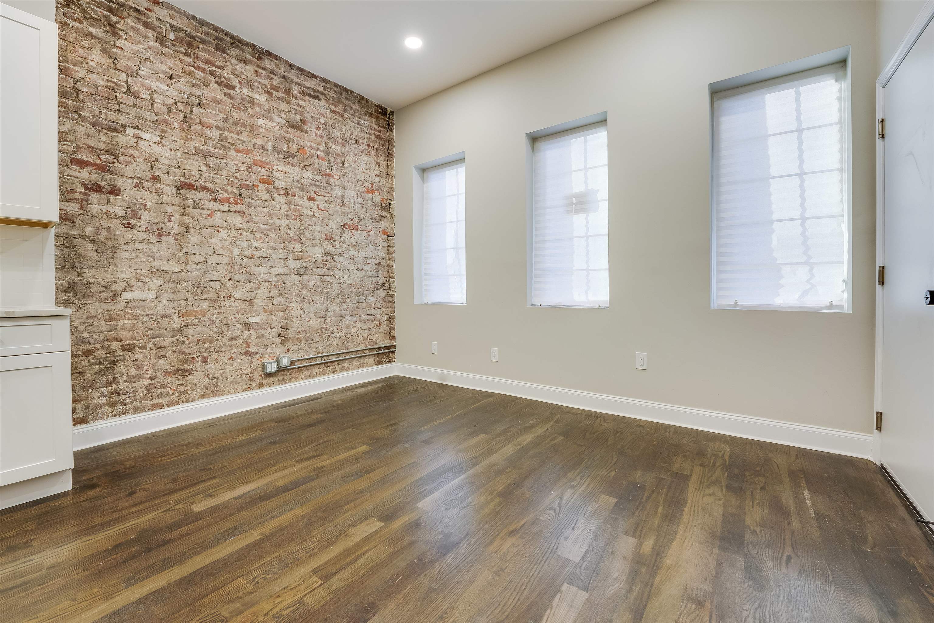 172 MALLORY AVE