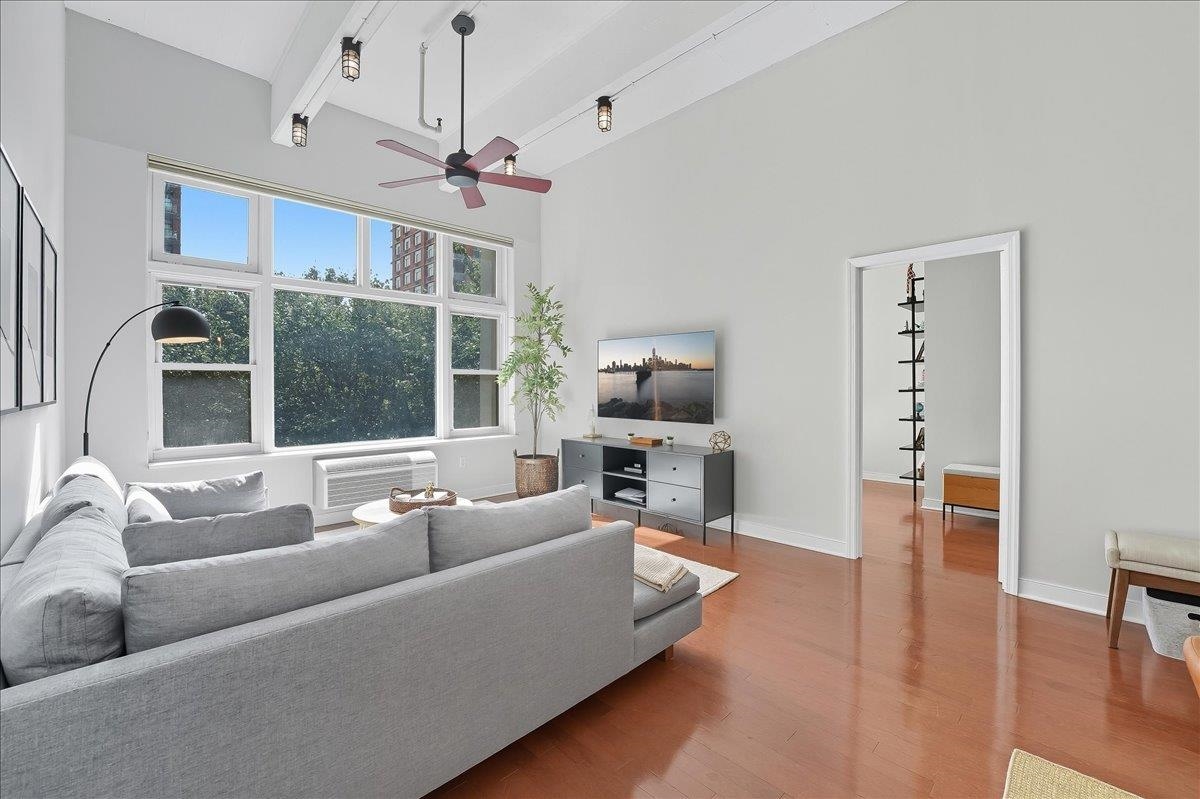 1500 WASHINGTON ST Unit: 2U
