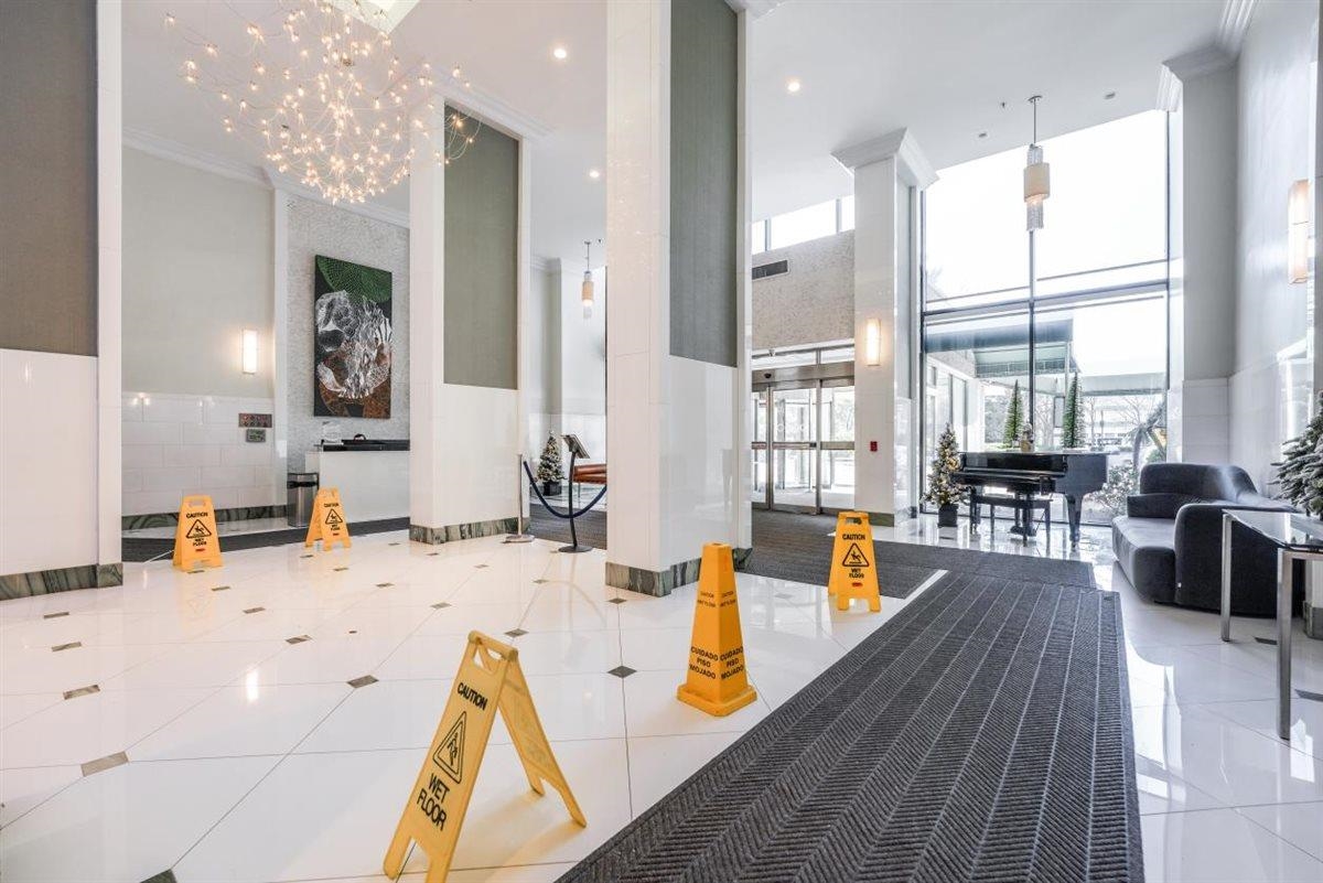 45 RIVER DR SOUTH Unit: 214