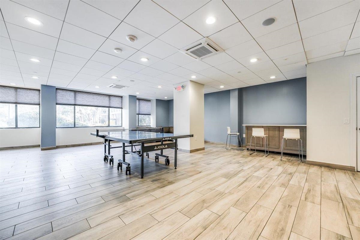 45 RIVER DR SOUTH Unit: 214