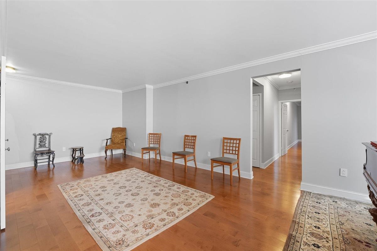 45 RIVER DR SOUTH Unit: 214