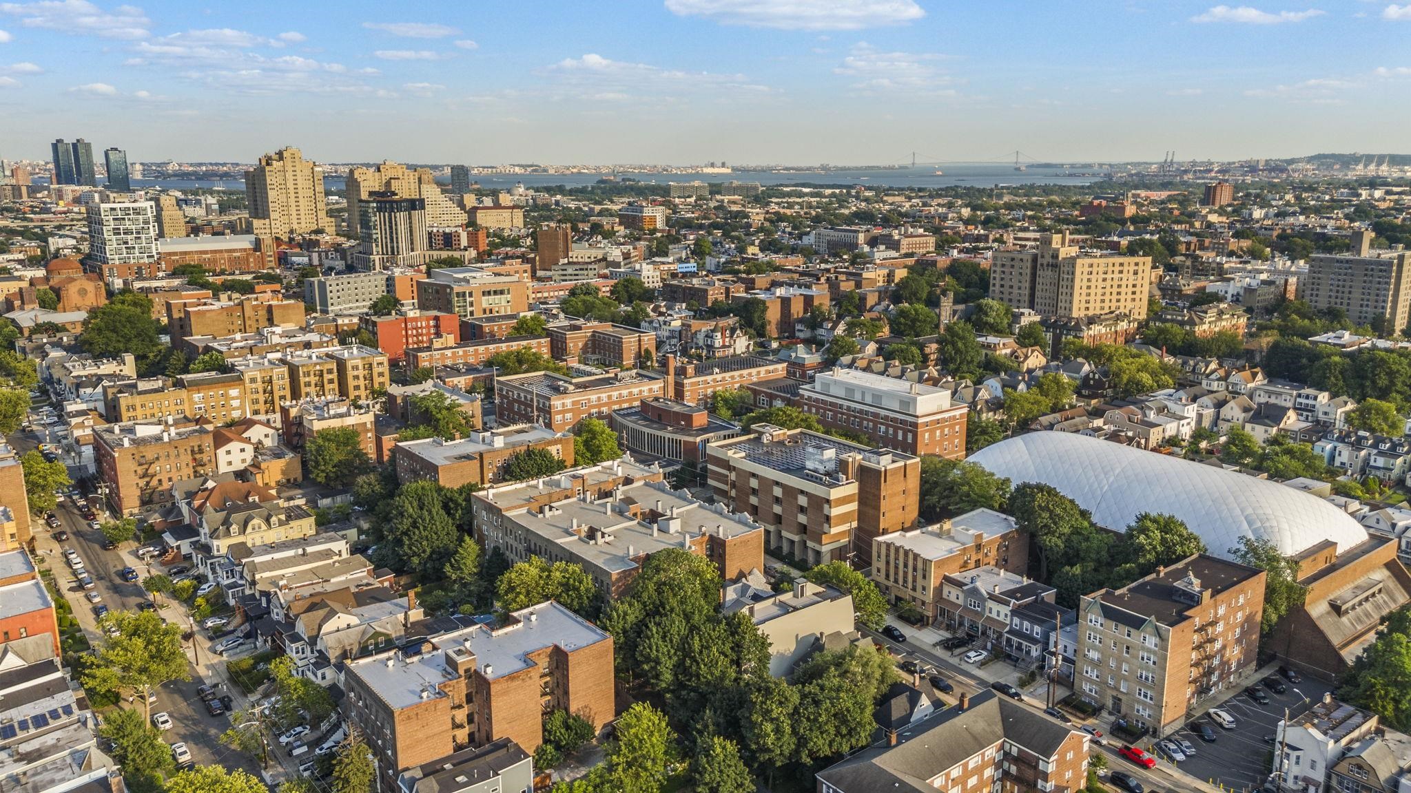 124 GLENWOOD AVE Unit: 2