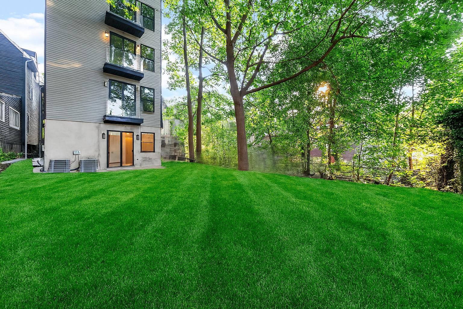 124 GLENWOOD AVE Unit: 2