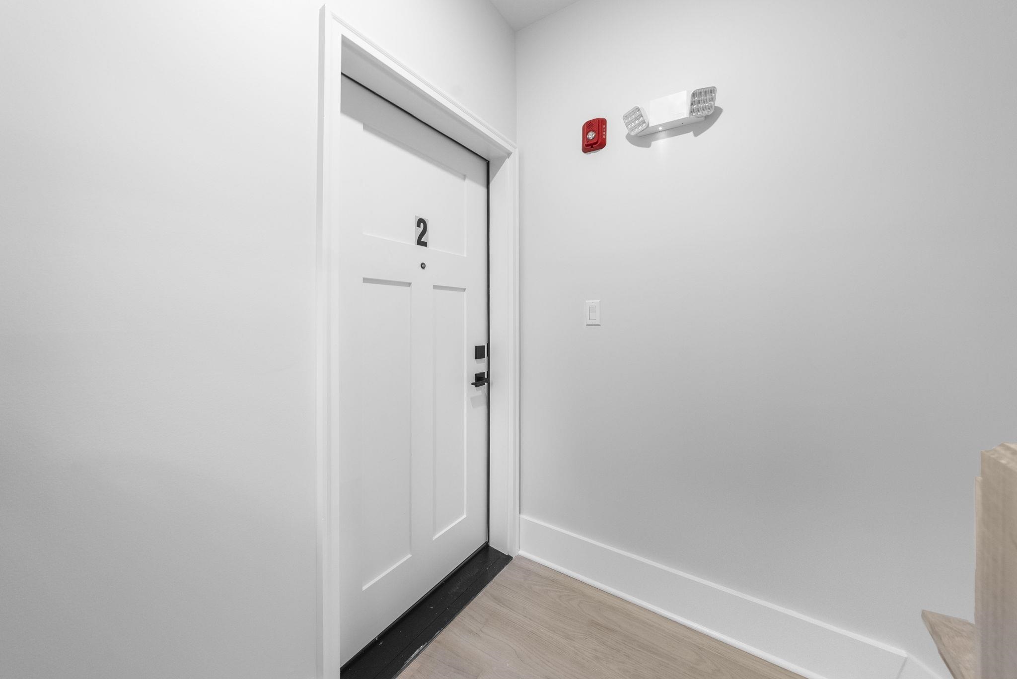 124 GLENWOOD AVE Unit: 2