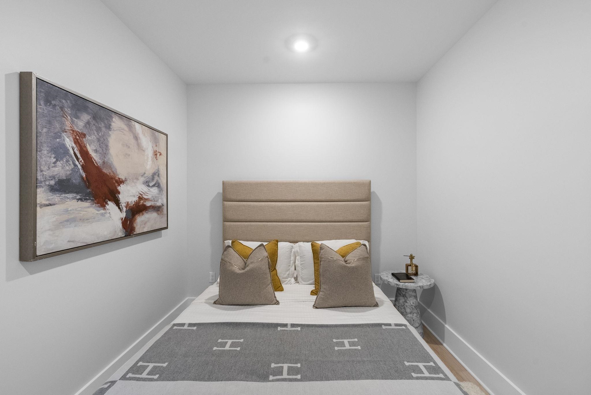 124 GLENWOOD AVE Unit: 3