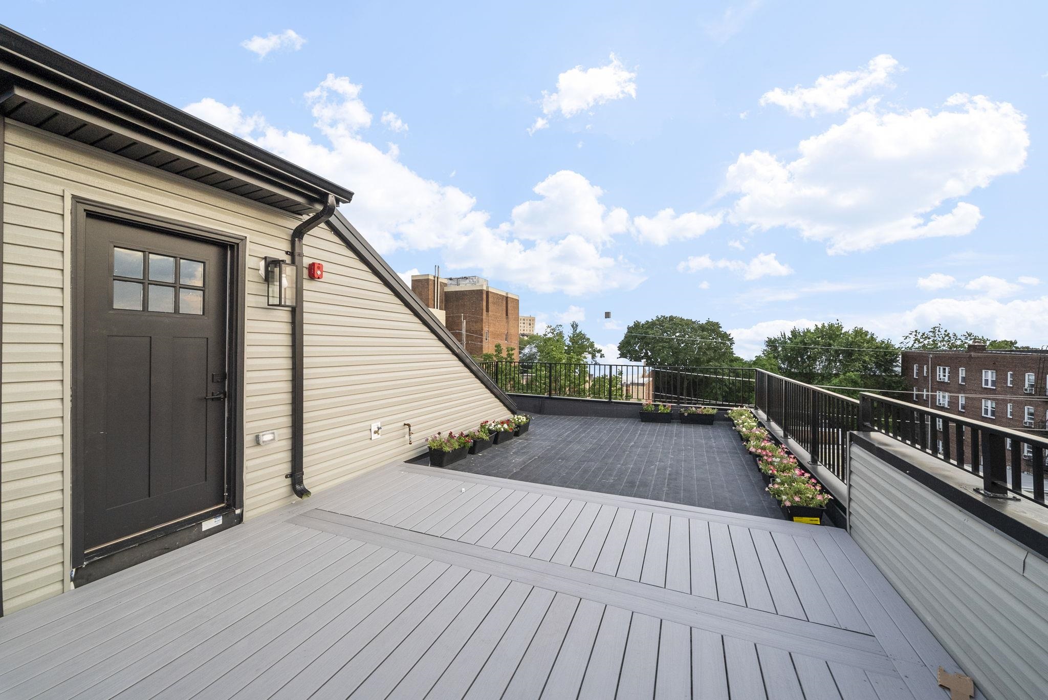 124 GLENWOOD AVE Unit: 3