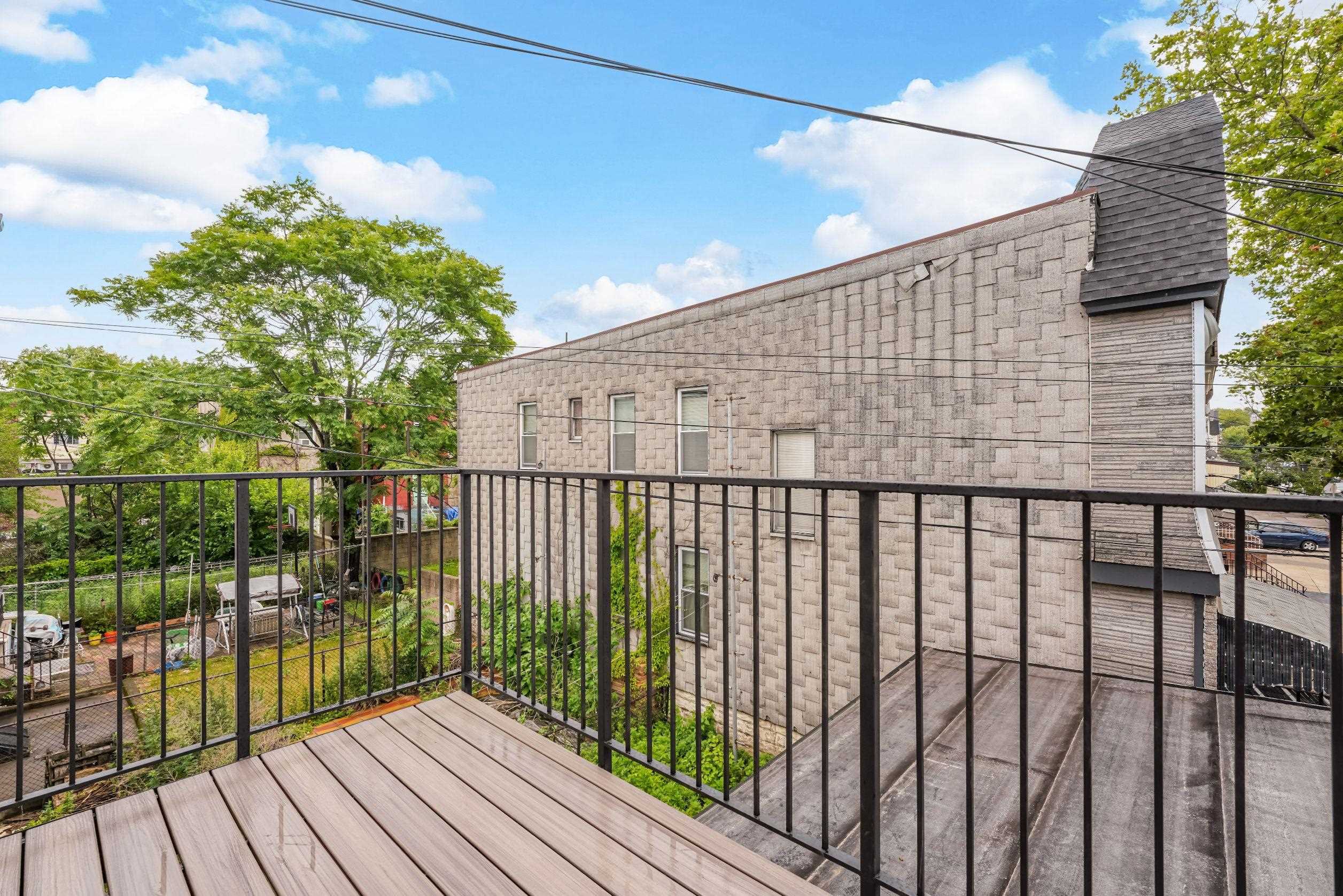 130 WEST SIDE AVE Unit: 2