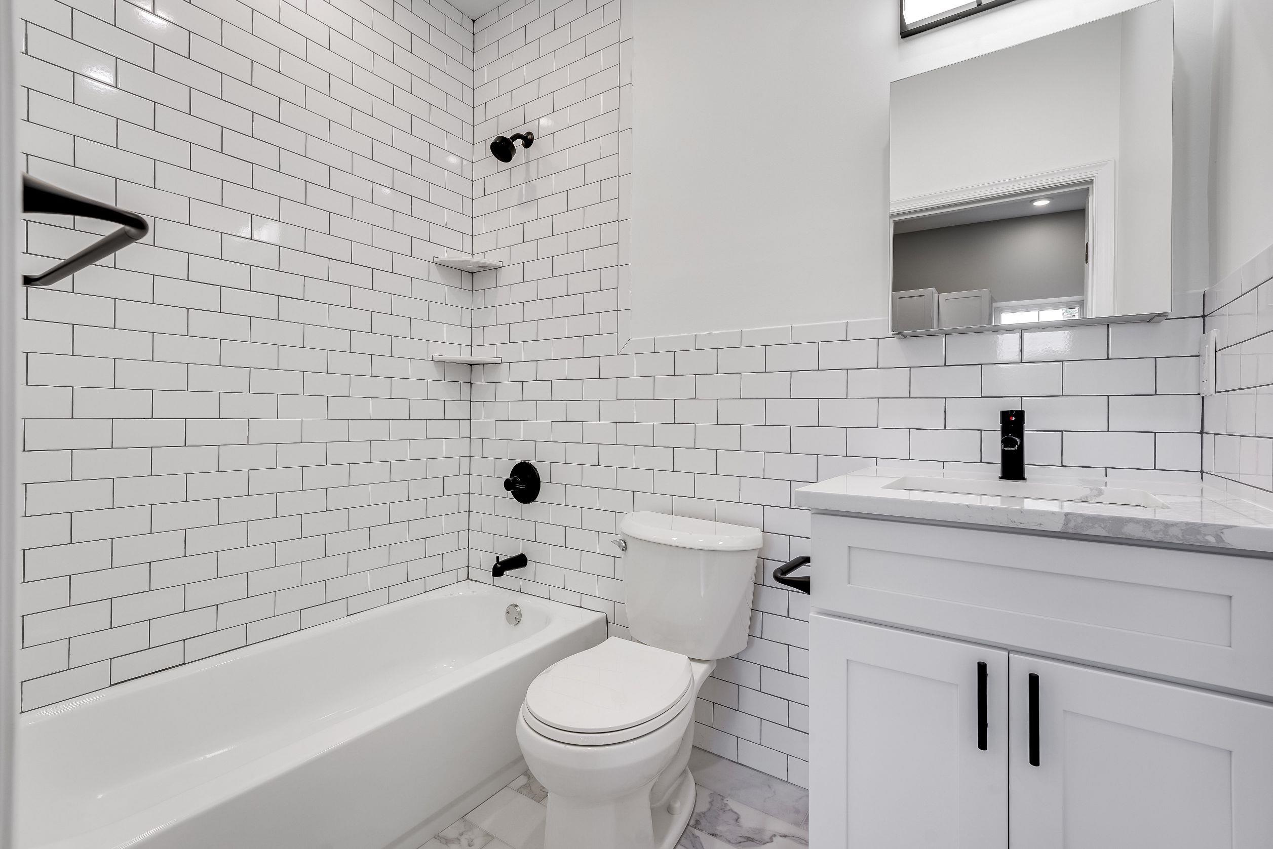 130 WEST SIDE AVE Unit: 2