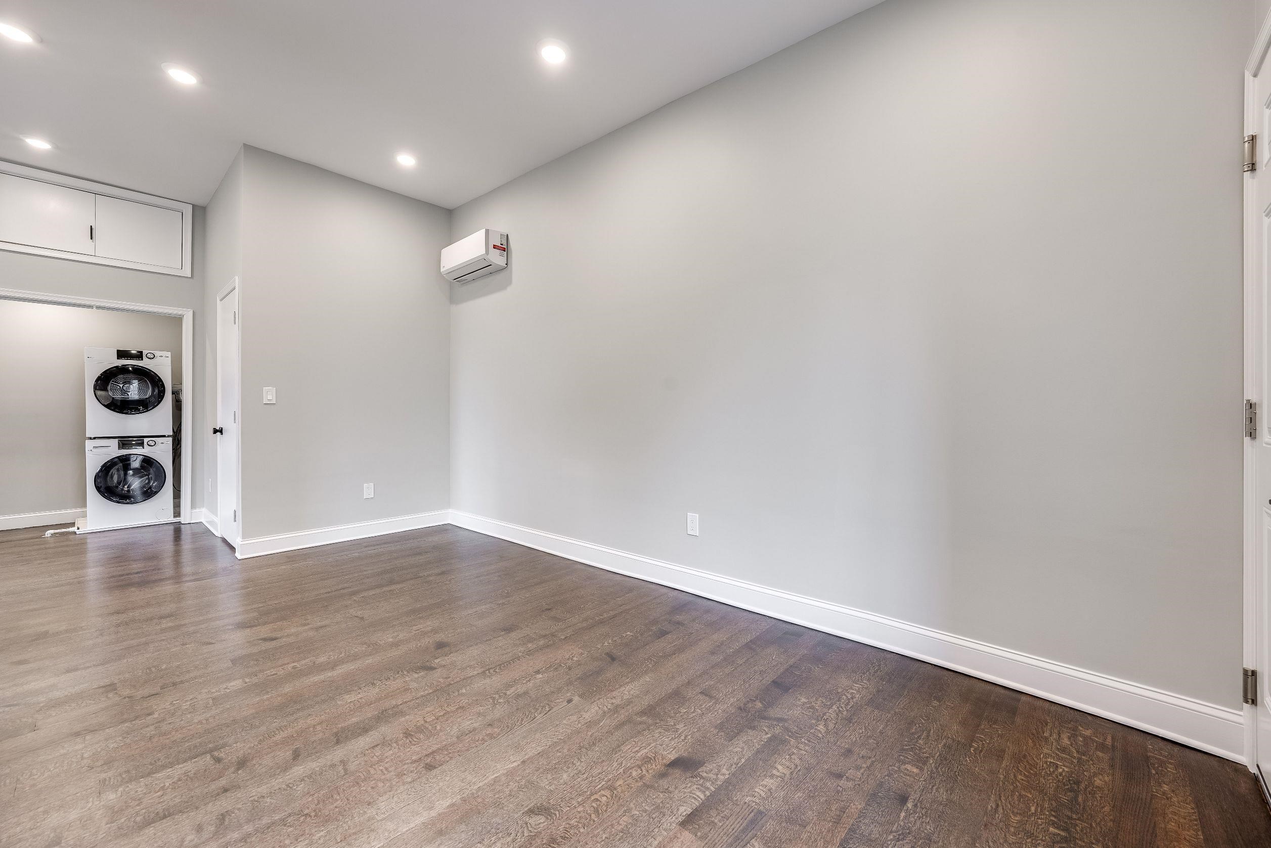 130 WEST SIDE AVE Unit: 2